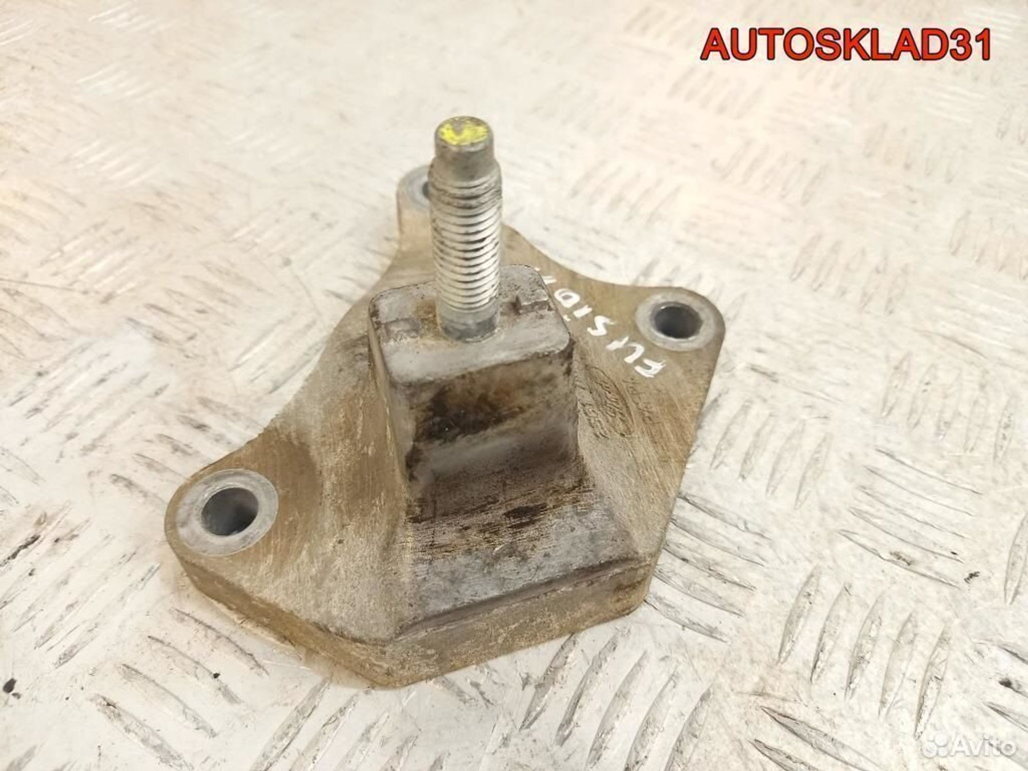 Кронштейн МКПП верхний Ford Fusion 2s617m125ac, 600 рублей, Дубовое