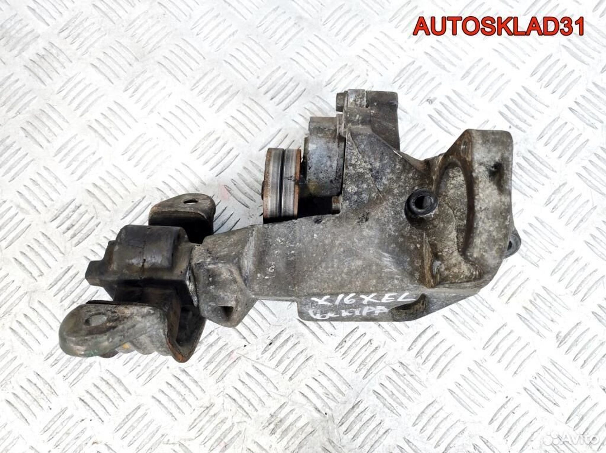 Кронштейн двигателя Opel Vectra B x16xel 90468139, 4100 рублей, Дубовое