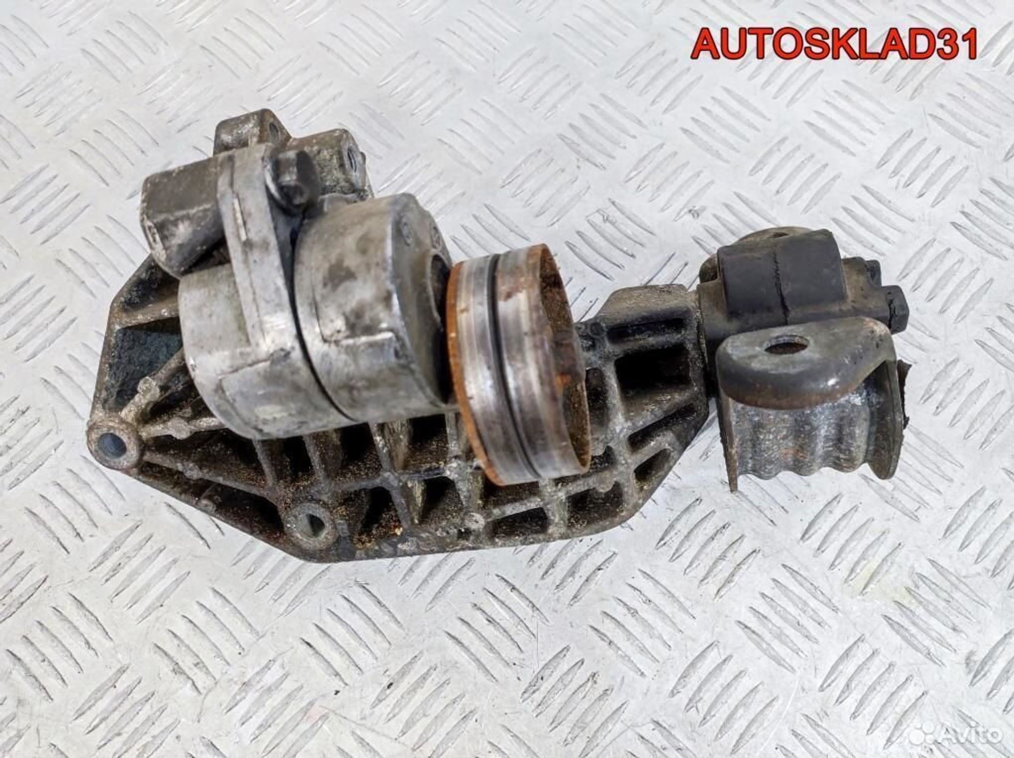 Кронштейн двигателя Opel Vectra B x16xel 90468139, 4100 рублей, Дубовое