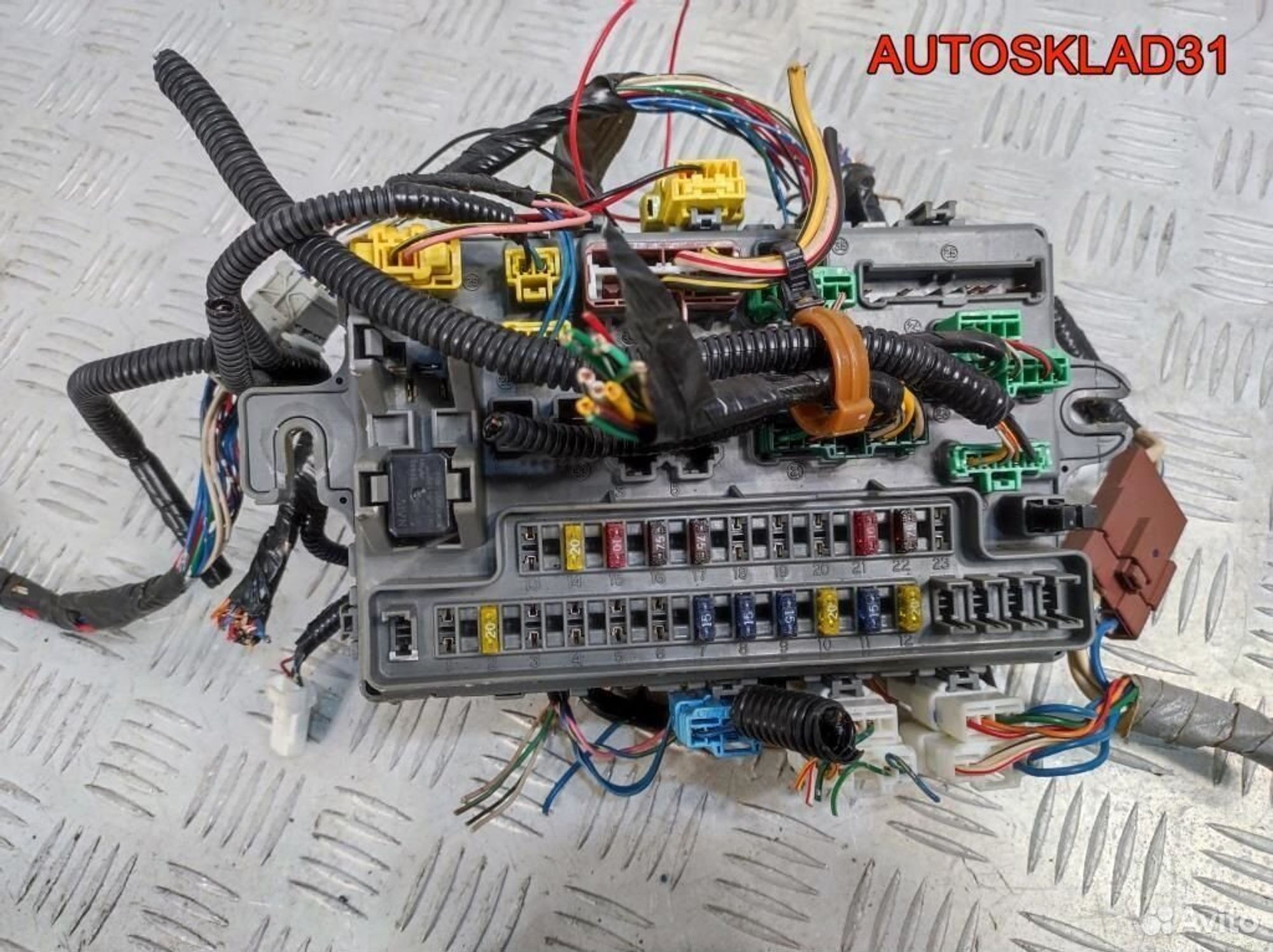 Блок предохранителей Honda Jazz 1.3 L13A1 Бензин, 1100 рублей, Дубовое