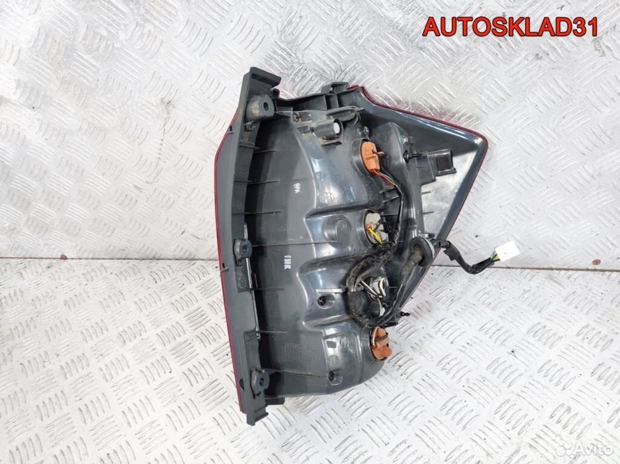 Фонарь задний левый Kia Ceed 924011H300 Универсал, 9200 рублей, Дубовое