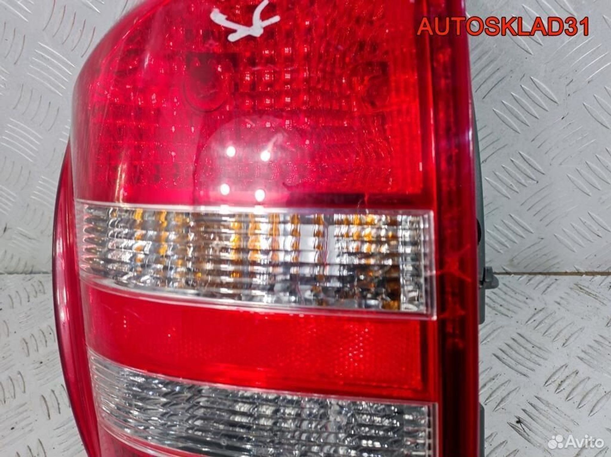 Фонарь задний левый Kia Ceed 924011H300 Универсал, 9200 рублей, Дубовое