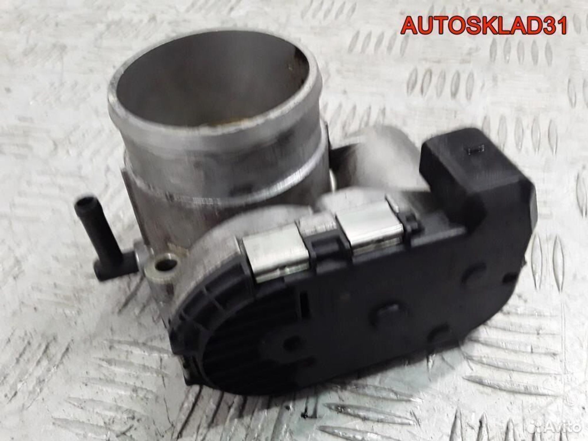 Заслонка дроссельная Audi A3 1,8 AUM 06A133062C, 3300 рублей, Дубовое