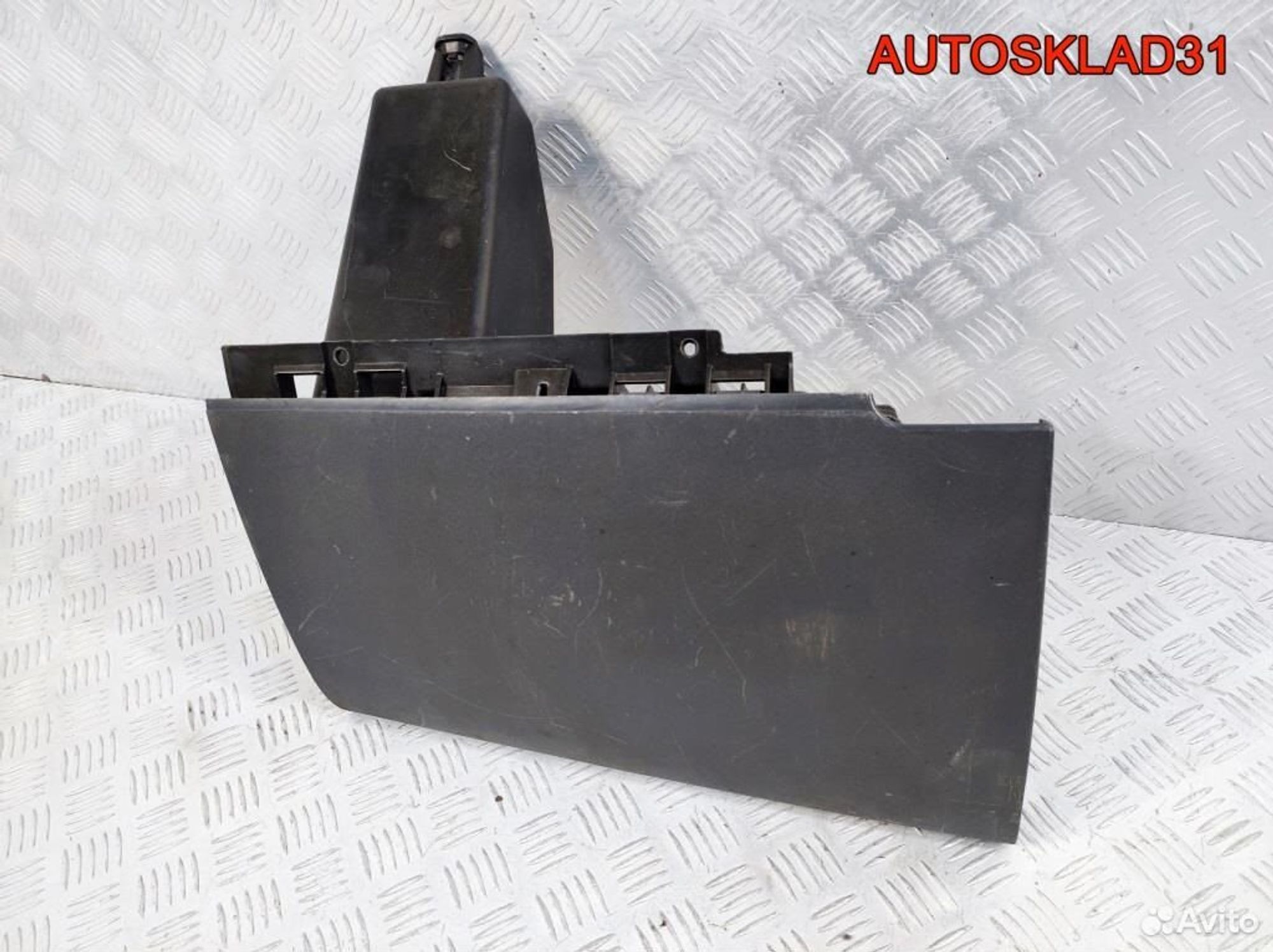 Бардачок Mitsubishi Colt Z3 MN140024ZZ, 2100 рублей, Дубовое