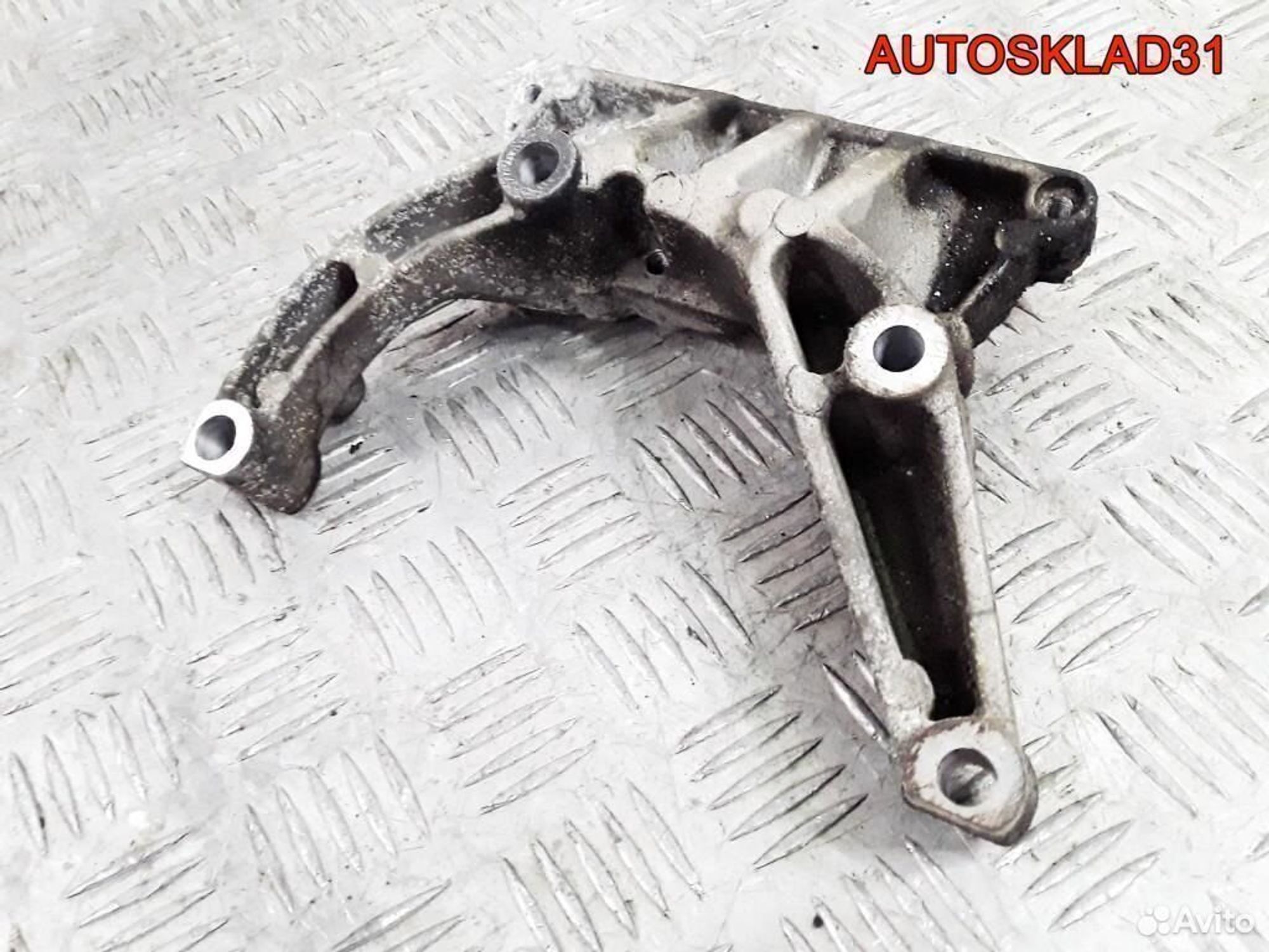 Кронштейн гидроусилителя Ford Focus 1 97bb3k738ae, 600 рублей, Дубовое