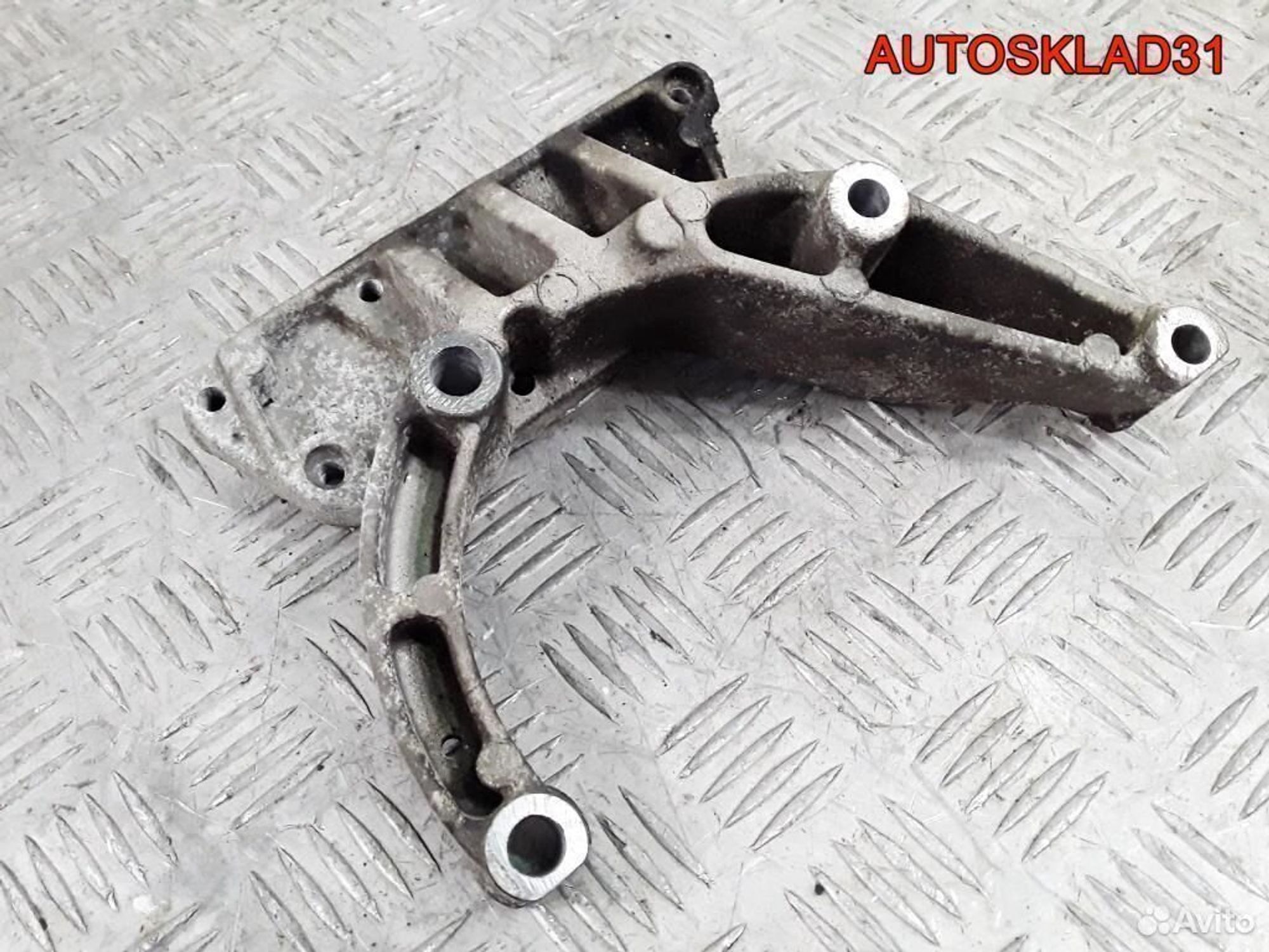 Кронштейн гидроусилителя Ford Focus 1 97bb3k738ae, 600 рублей, Дубовое