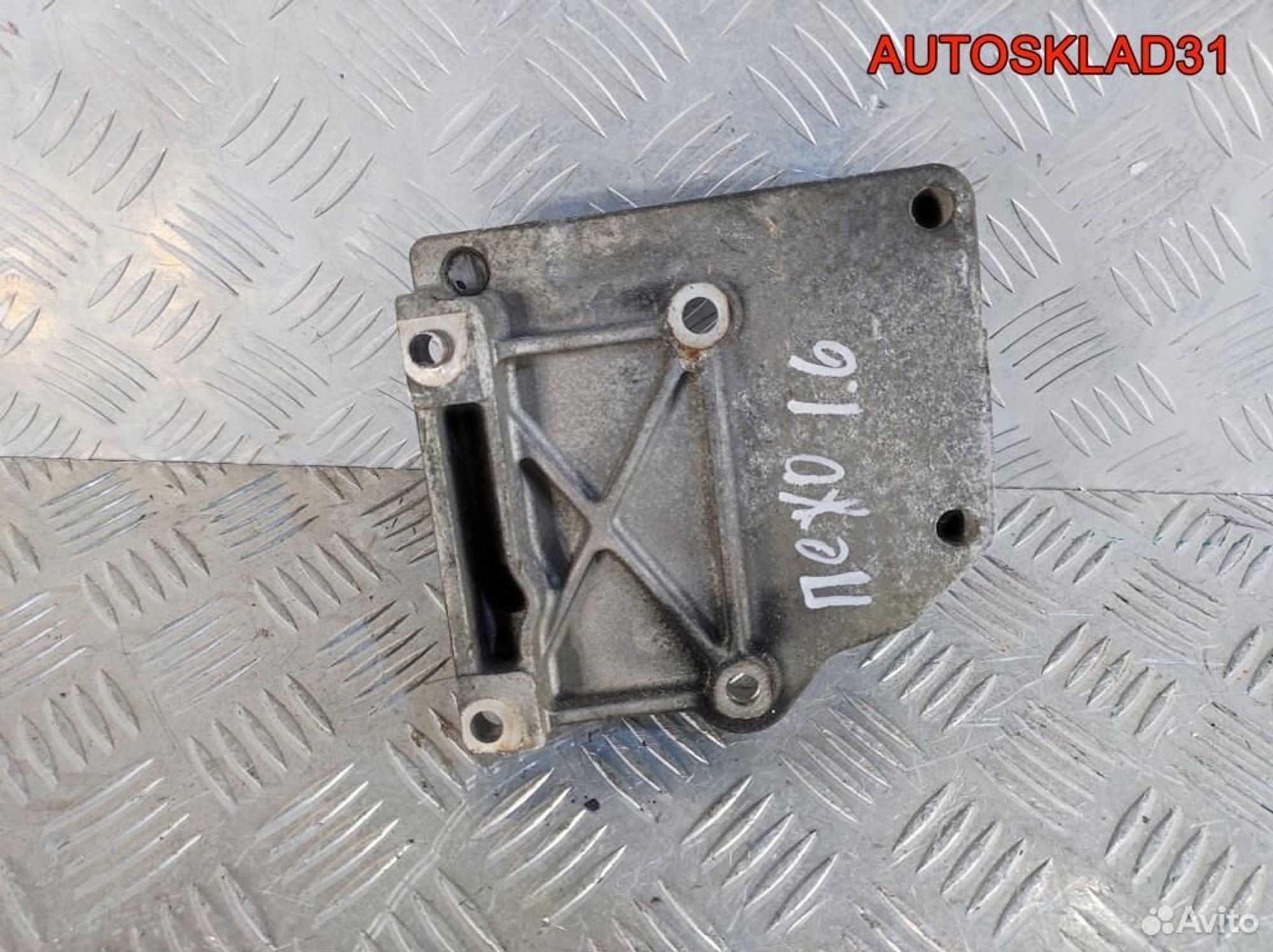 Kрoнштeйн кондиционера Рeugеot 307 9636693680, 900 рублей, Дубовое