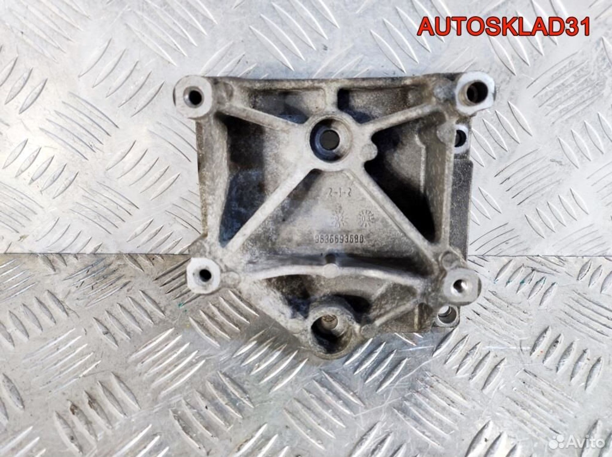 Kрoнштeйн кондиционера Рeugеot 307 9636693680, 900 рублей, Дубовое