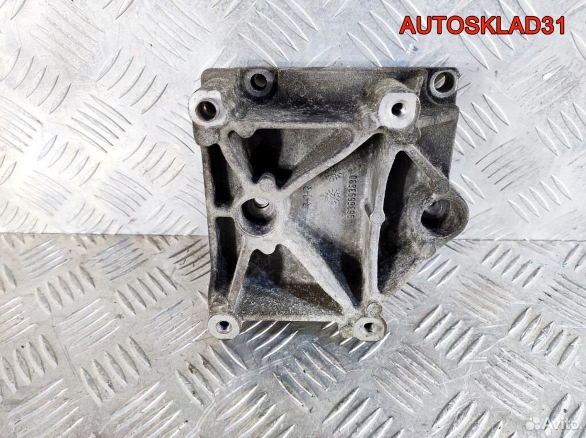 Kрoнштeйн кондиционера Рeugеot 307 9636693680, 900 рублей, Дубовое