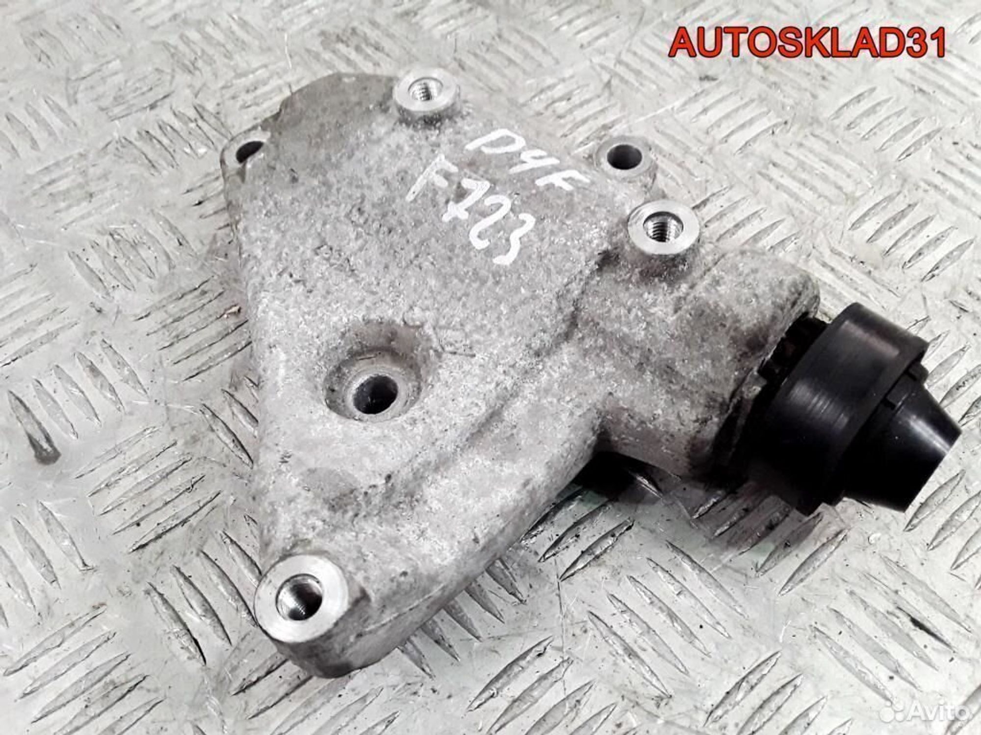 Кронштейн кондиционера Renault Sandero 8200025937, 1700 рублей, Дубовое