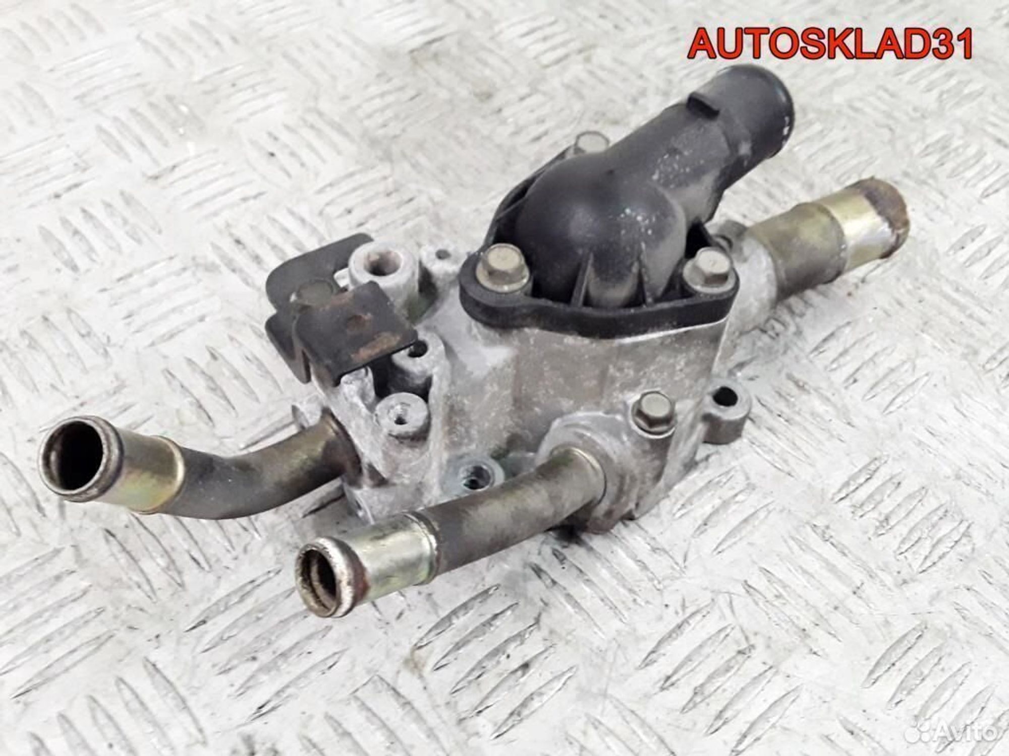 Корпус термостата Ниссан Примера п12е 130499F600, 1400 рублей, Дубовое