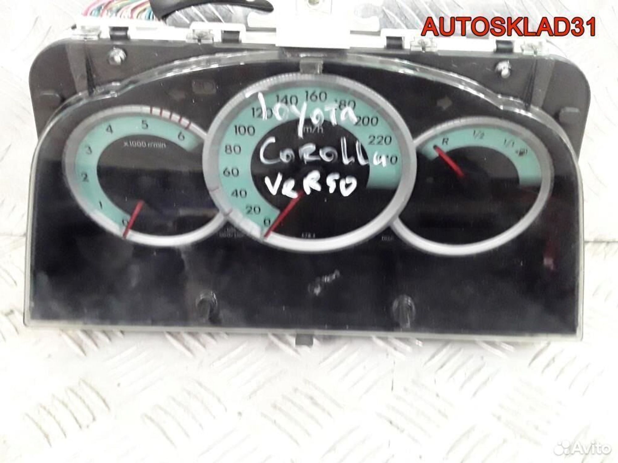 Панель приборов Toyota Corolla Verso 838000F092, 2600 рублей, Дубовое
