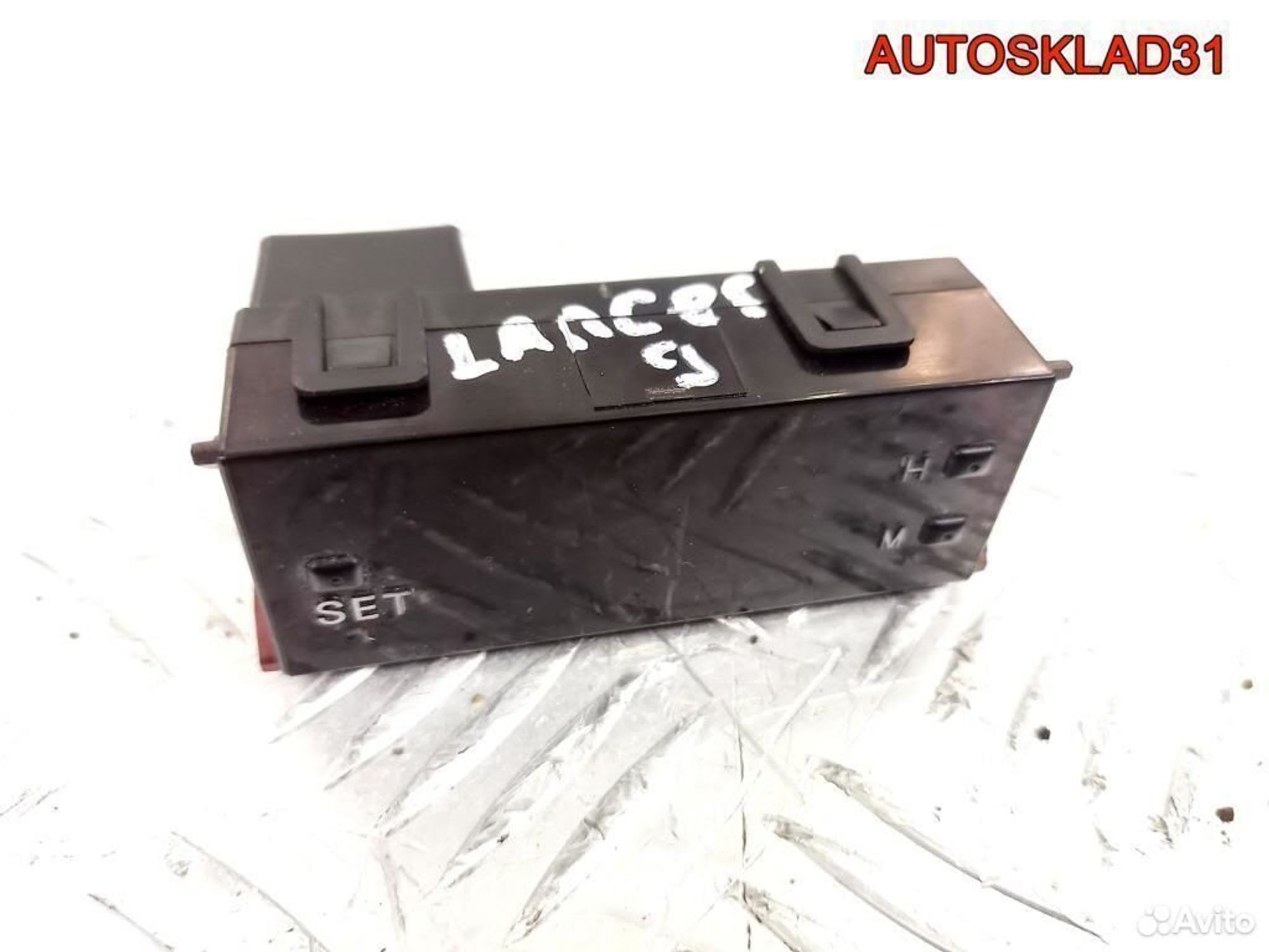 Часы Митсубиси Лансер 9 MR962799, 600 рублей, Дубовое