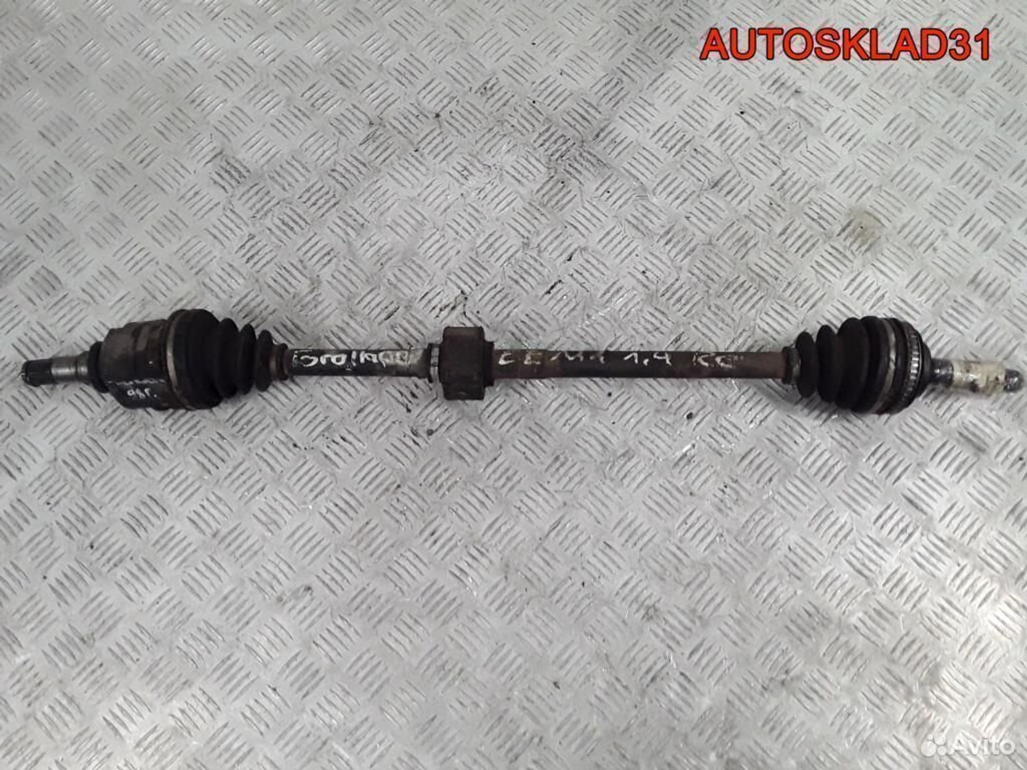 Привод передний правый Toyota Corolla E11 1.4 МКПП, 2700 рублей, Дубовое