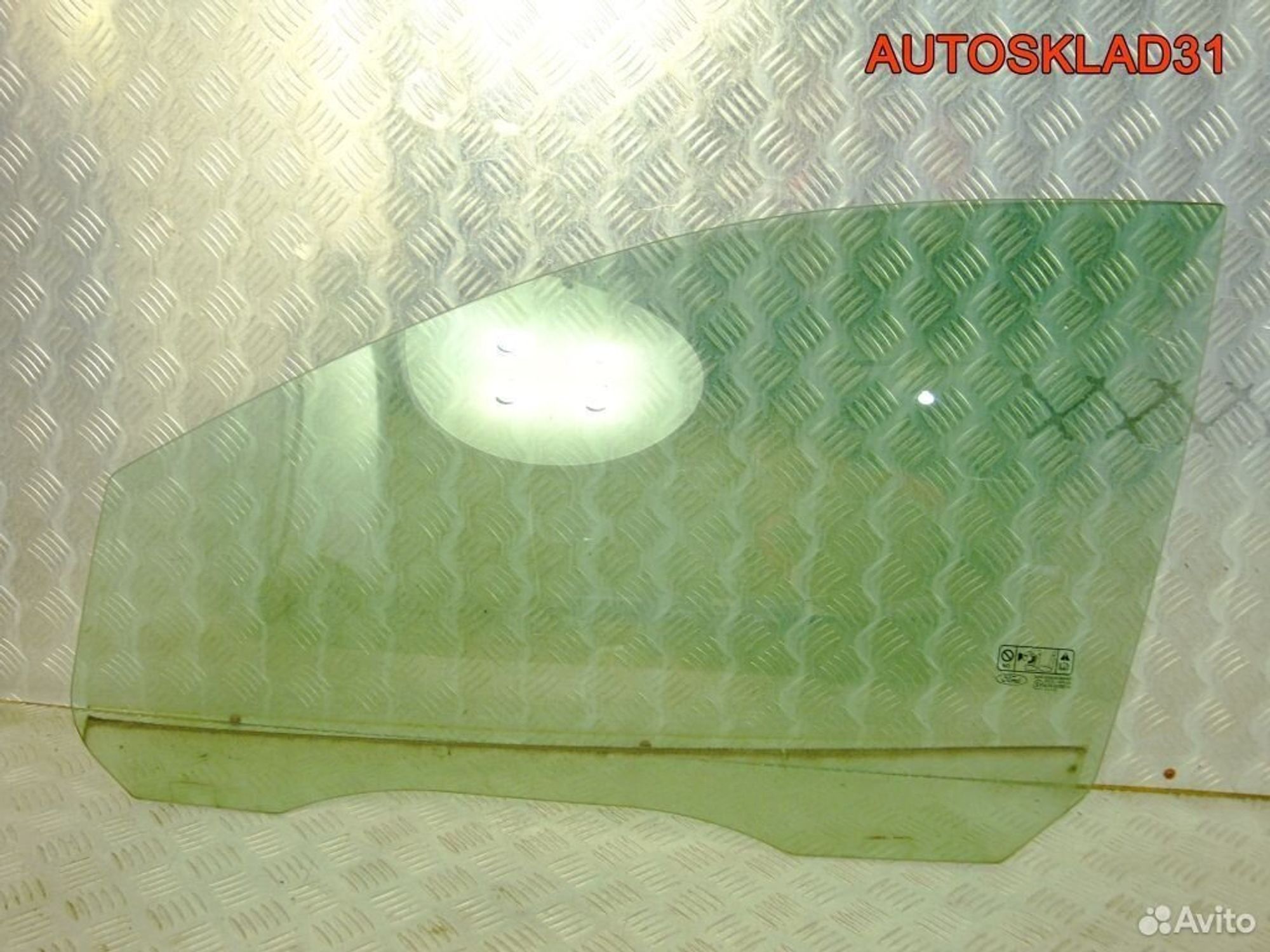 Стекло переднее левое Ford Focus 2 4M51A21411AE, 1700 рублей, Дубовое