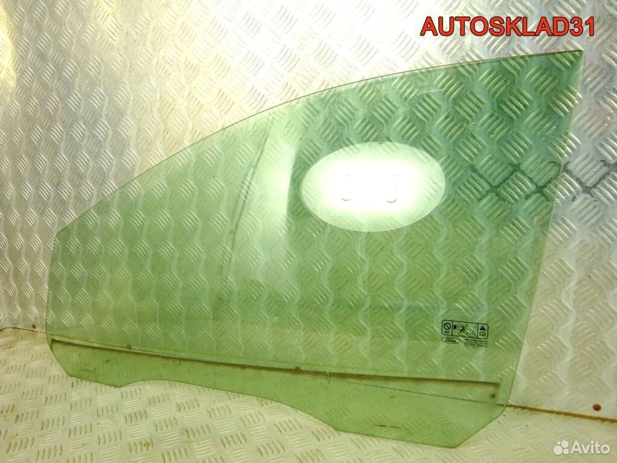 Стекло переднее левое Ford Focus 2 4M51A21411AE, 1700 рублей, Дубовое