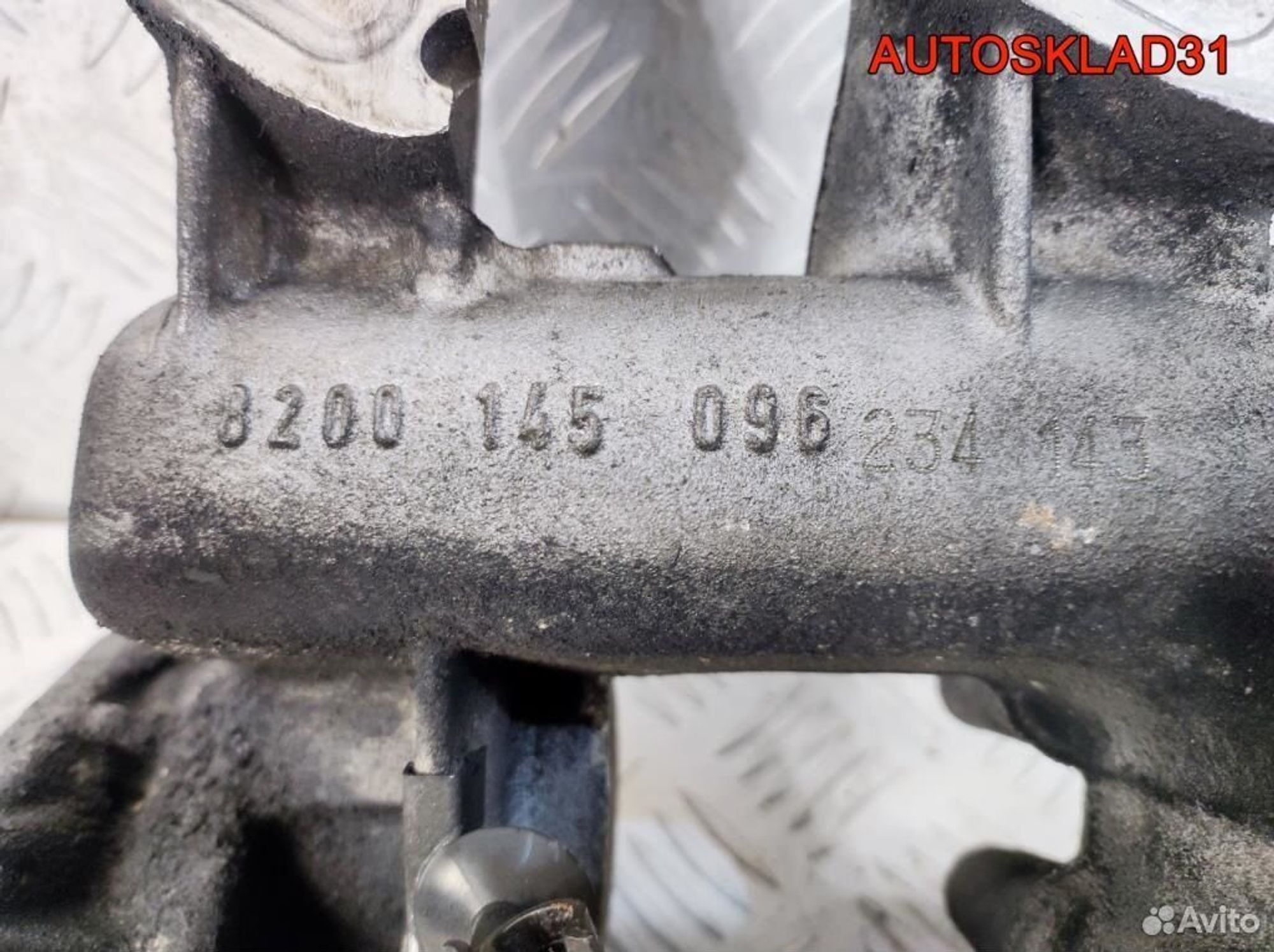 Коллектор впускной Volvo V40 F9Q 8200145096, 1700 рублей, Дубовое