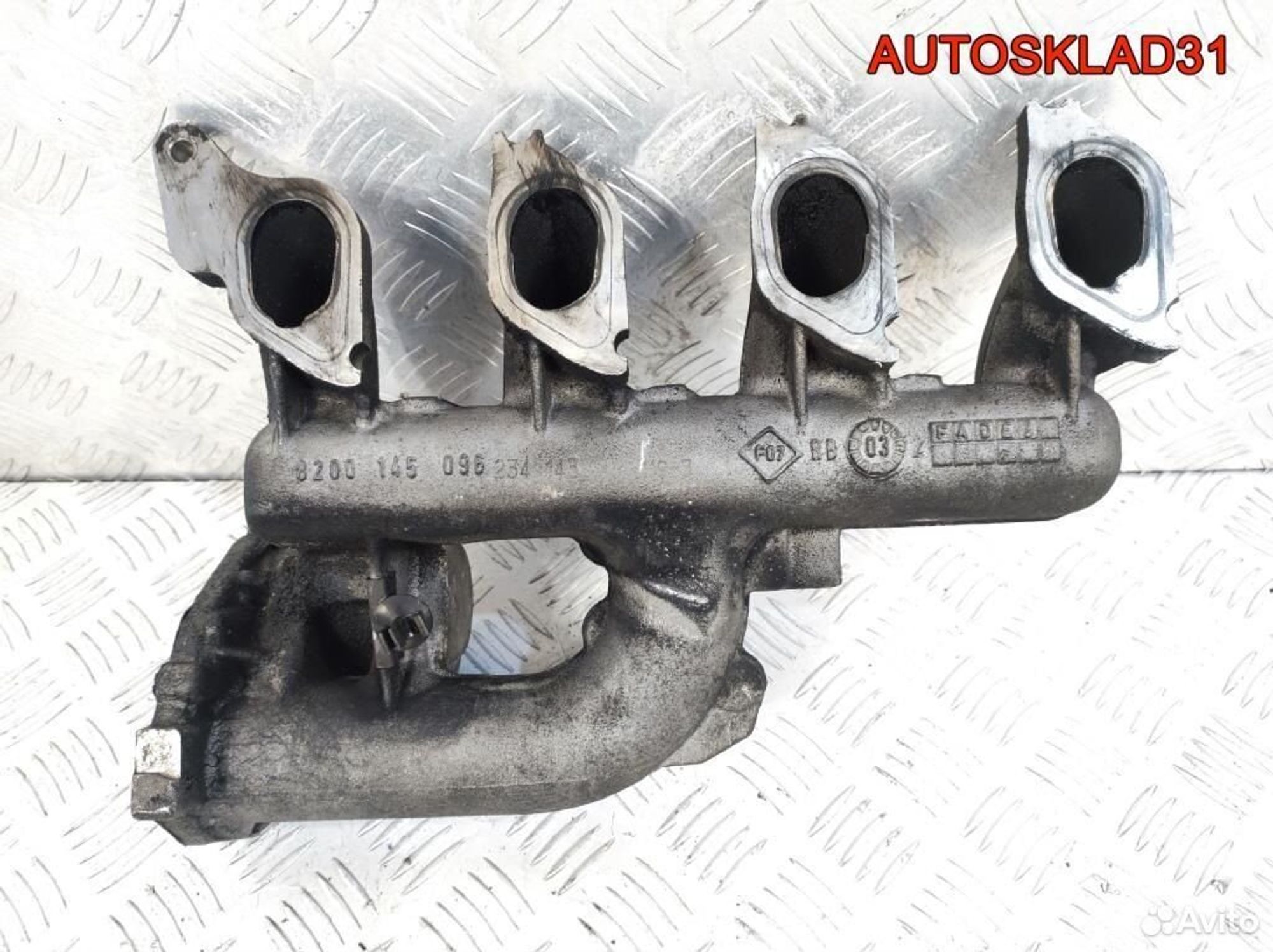Коллектор впускной Volvo V40 F9Q 8200145096, 1700 рублей, Дубовое