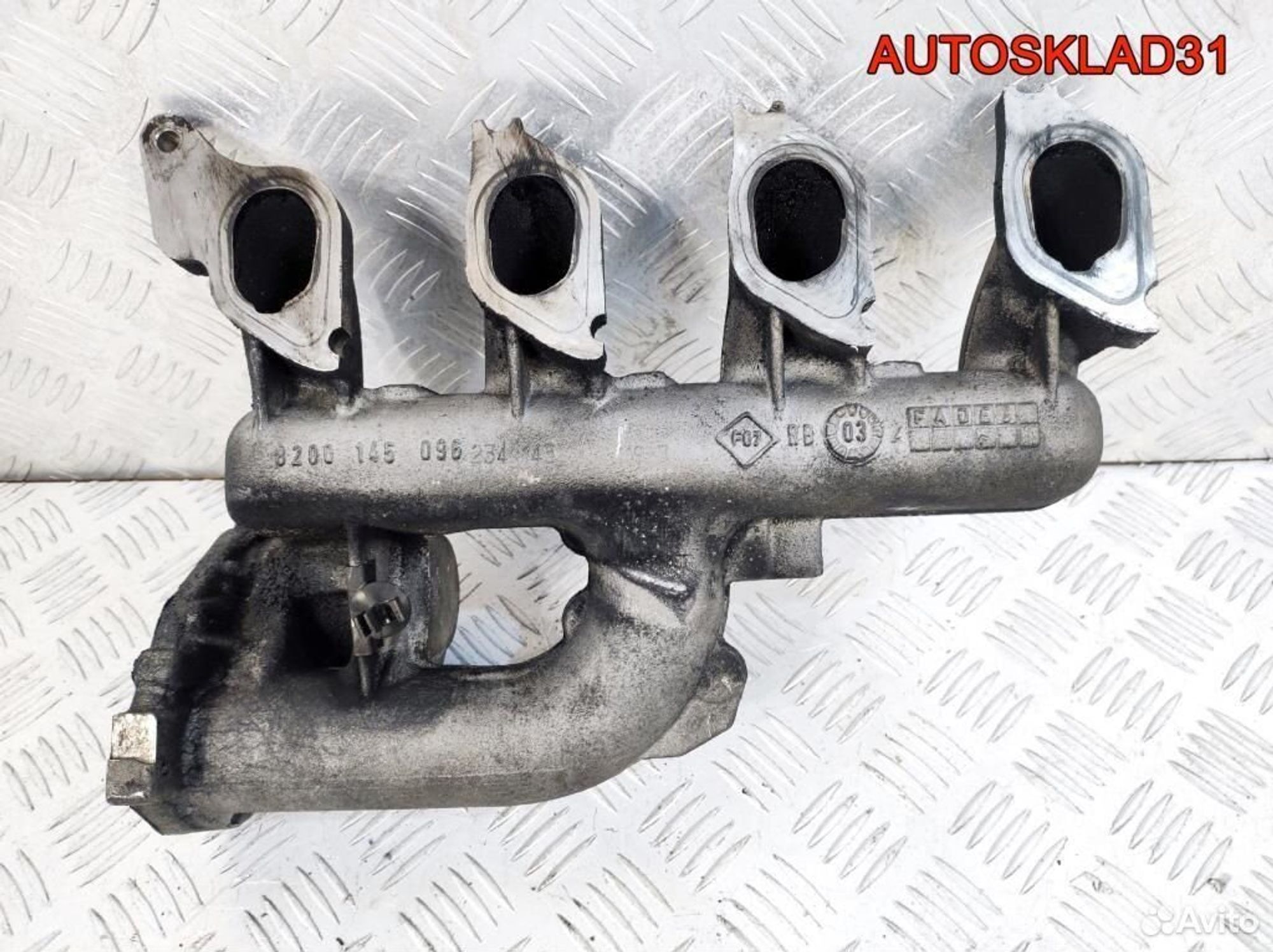 Коллектор впускной Volvo V40 F9Q 8200145096, 1700 рублей, Дубовое