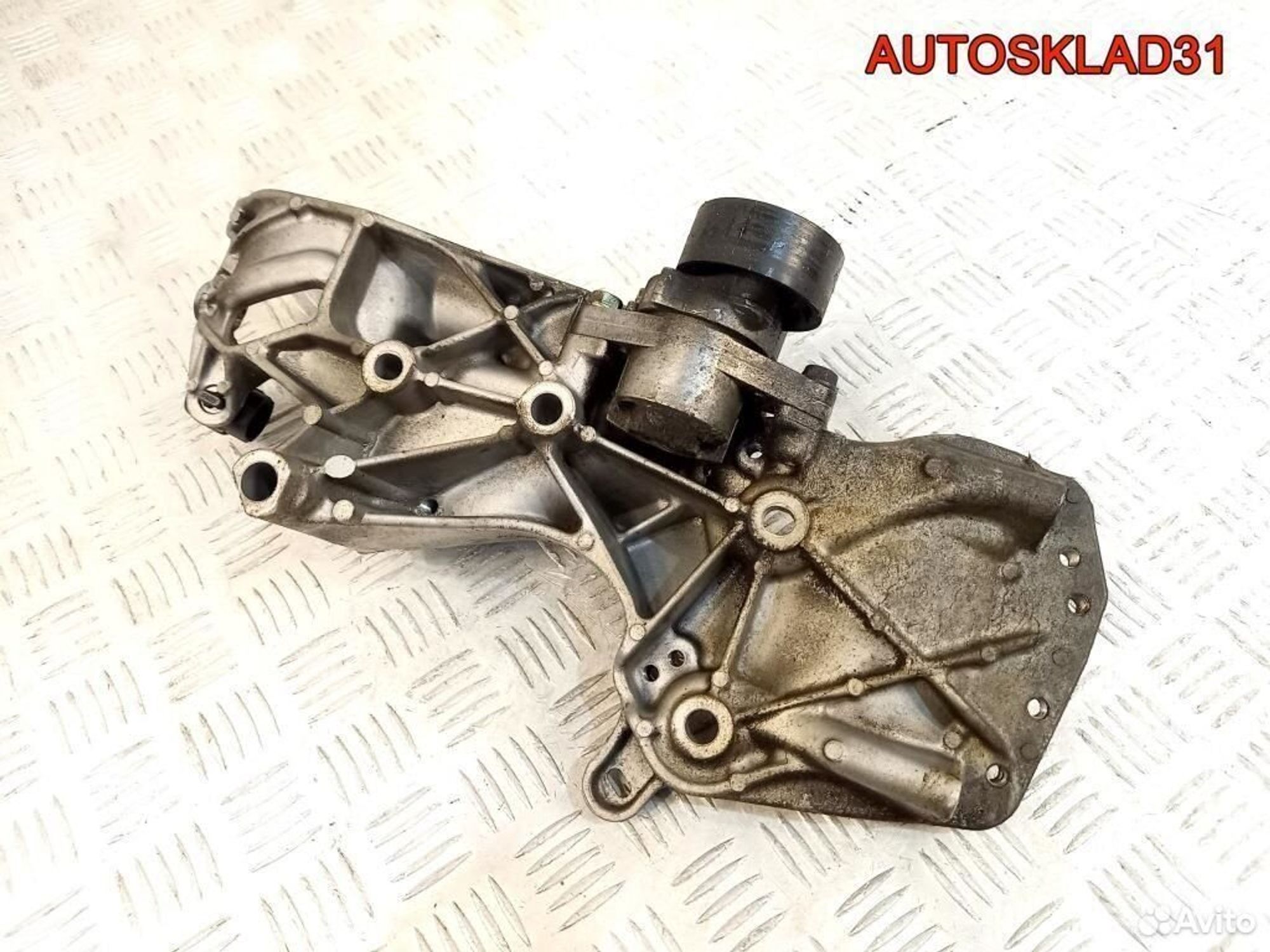 Кронштейн генератора Renault Kangoo 7700274249, 1200 рублей, Дубовое