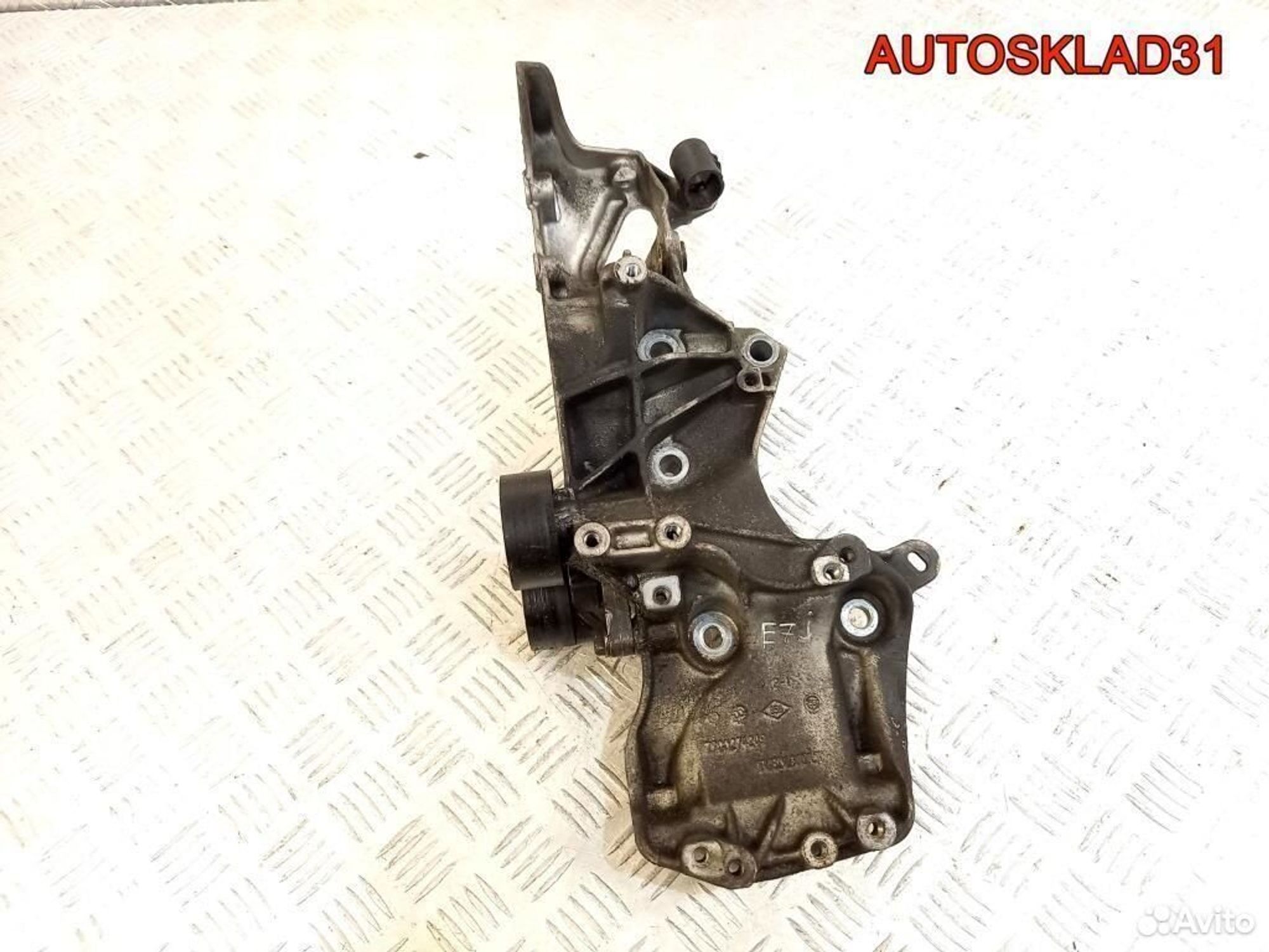 Кронштейн генератора Renault Kangoo 7700274249, 1200 рублей, Дубовое