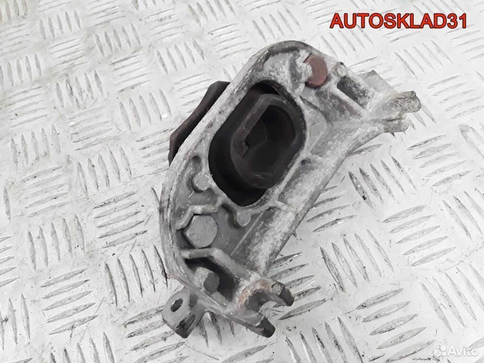 Кронштейн опоры кпп Renault Logan K7K 8200216113, 1200 рублей, Дубовое