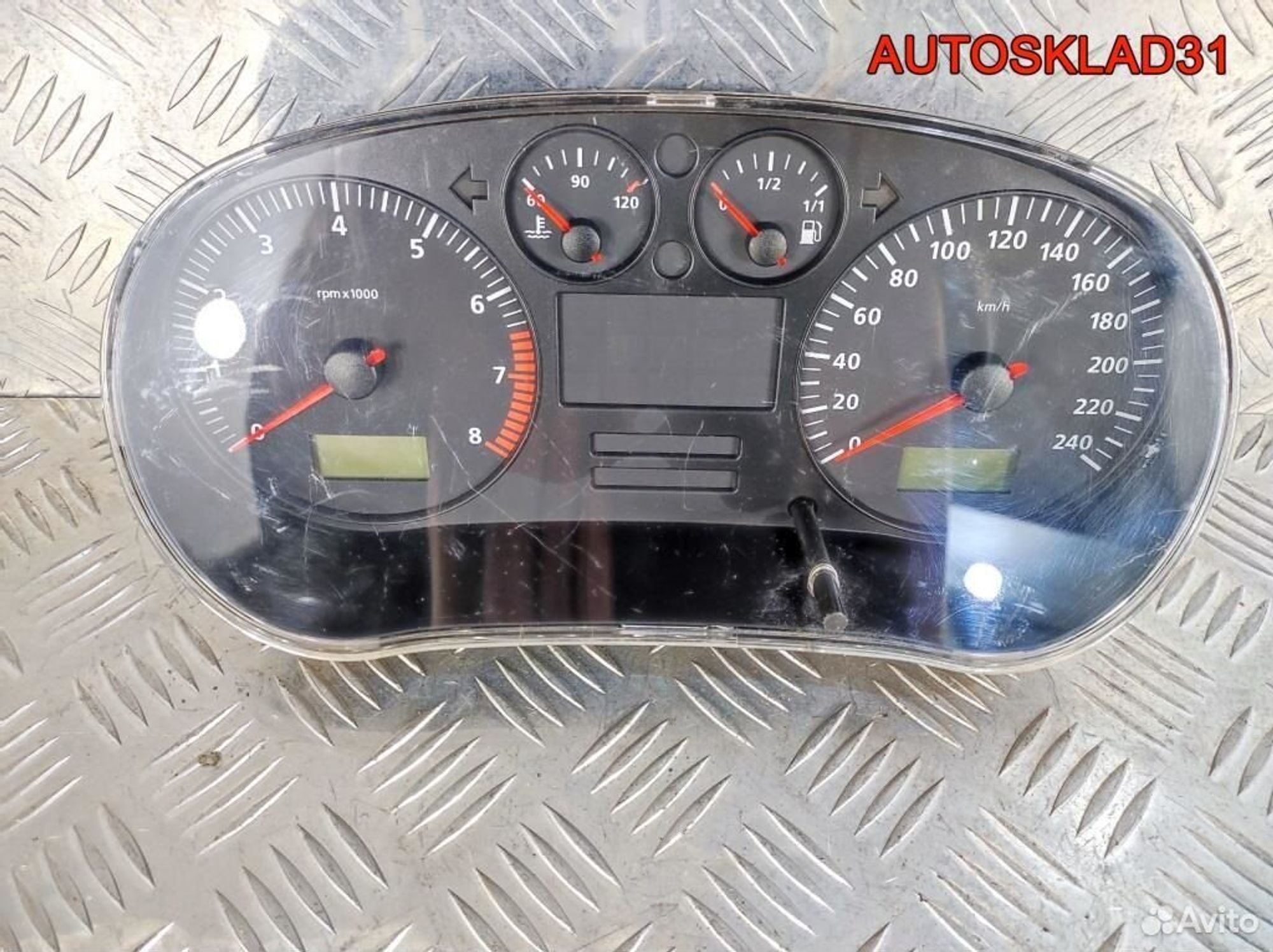 Панель приборов Seat Leon 1M0920802A Бензин, 2600 рублей, Дубовое