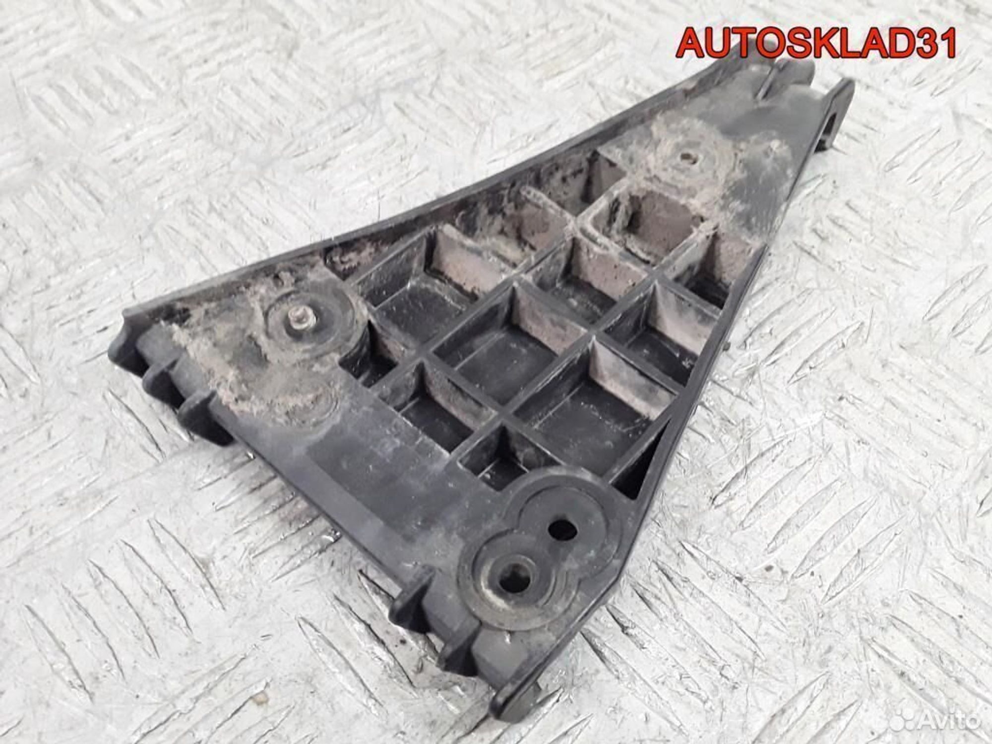 Направляющая переднего бампера правая Audi A4 B5, 1800 рублей, Дубовое