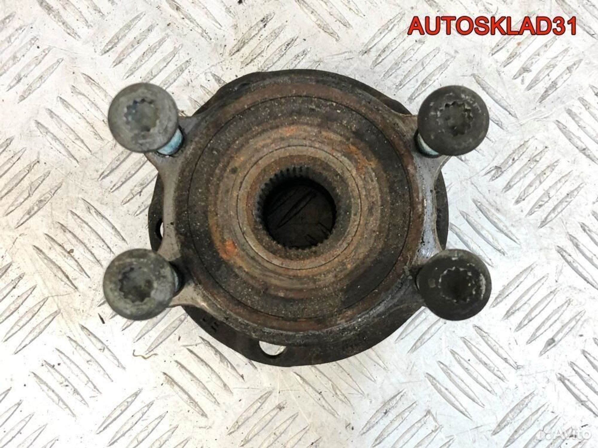 Ступица передняя Audi A8 D3 6.0 W12 BHT 4E0407615, 3200 рублей, Дубовое