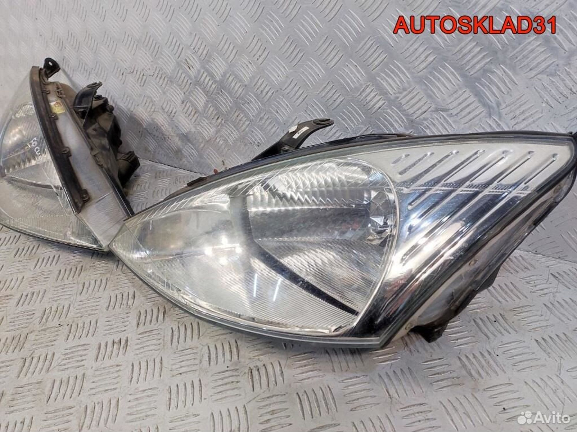 Фара левая правая Ford Focus 1 1M5113005 Дорест, 4900 рублей, Дубовое