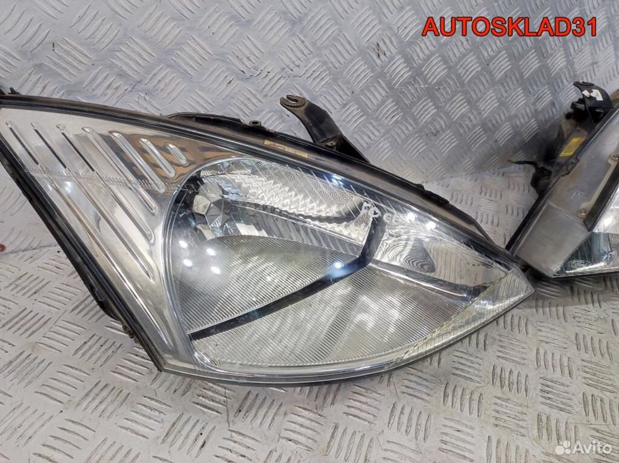 Фара левая правая Ford Focus 1 1M5113005 Дорест, 4900 рублей, Дубовое