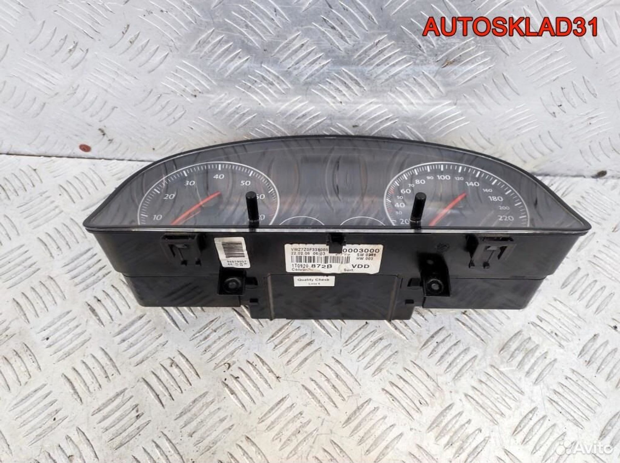 Панель приборов VW Touran 1T0920872B Бензин, 8100 рублей, Дубовое