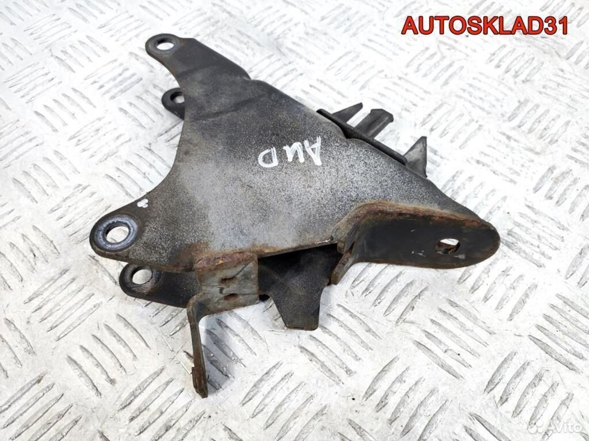 Кронштейн кпп Volkswagen Polo 1.4 AUD 1H0199270, 1100 рублей, Дубовое