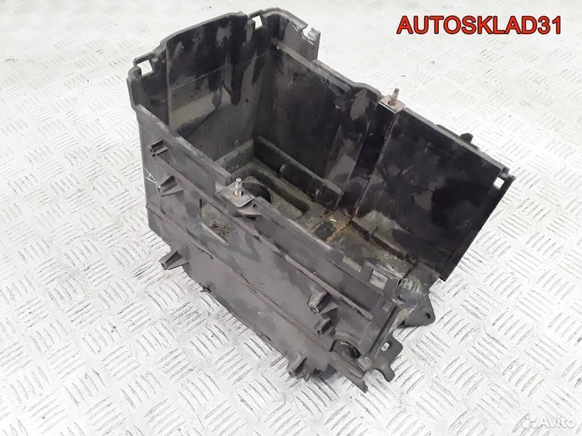 Крепление акб Mazda 3 BK BP4K56040, 1700 рублей, Дубовое