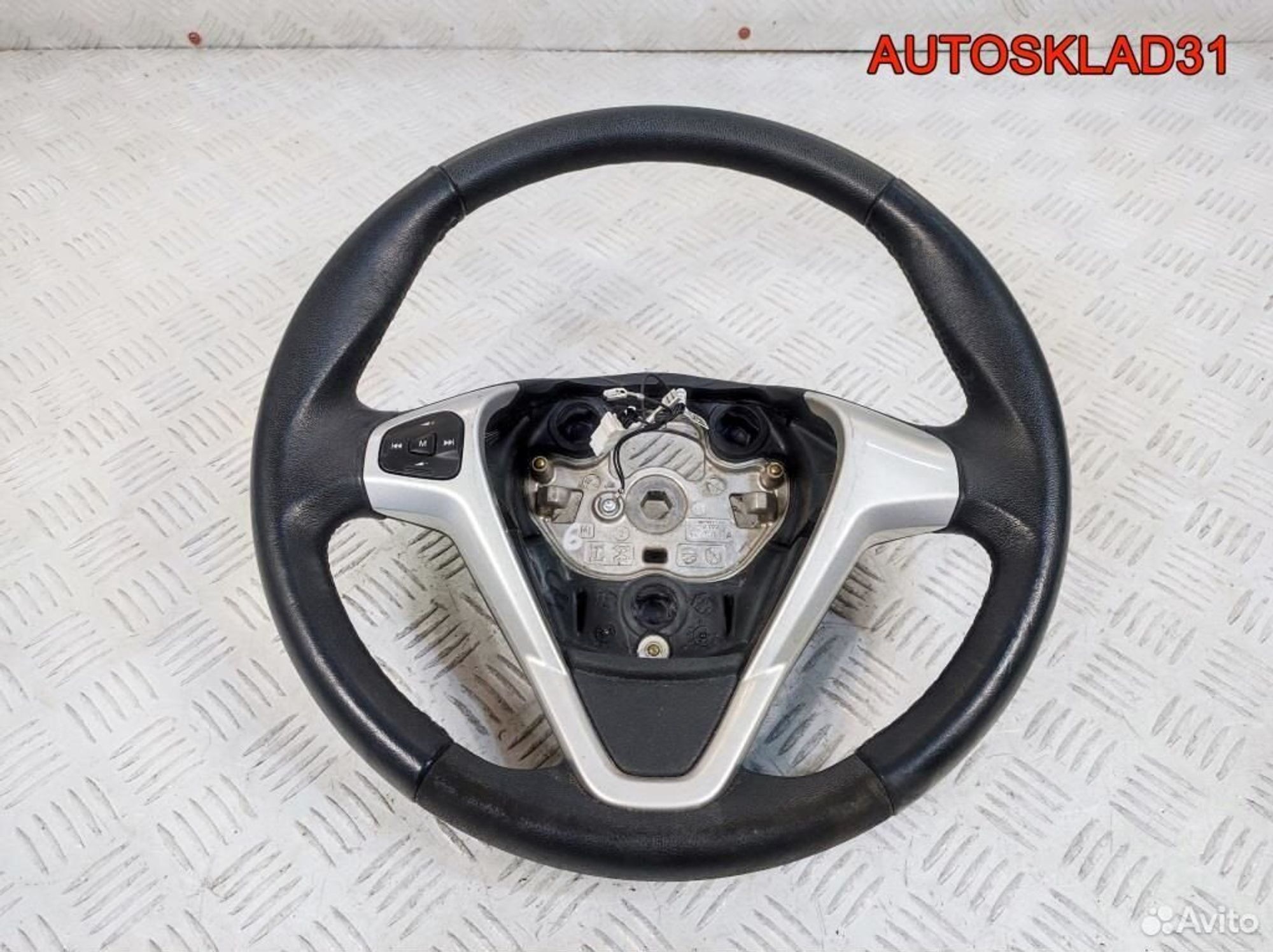 Рулевое колесо кожа Ford Fiesta 8A613600EF38C5, 3600 рублей, Дубовое