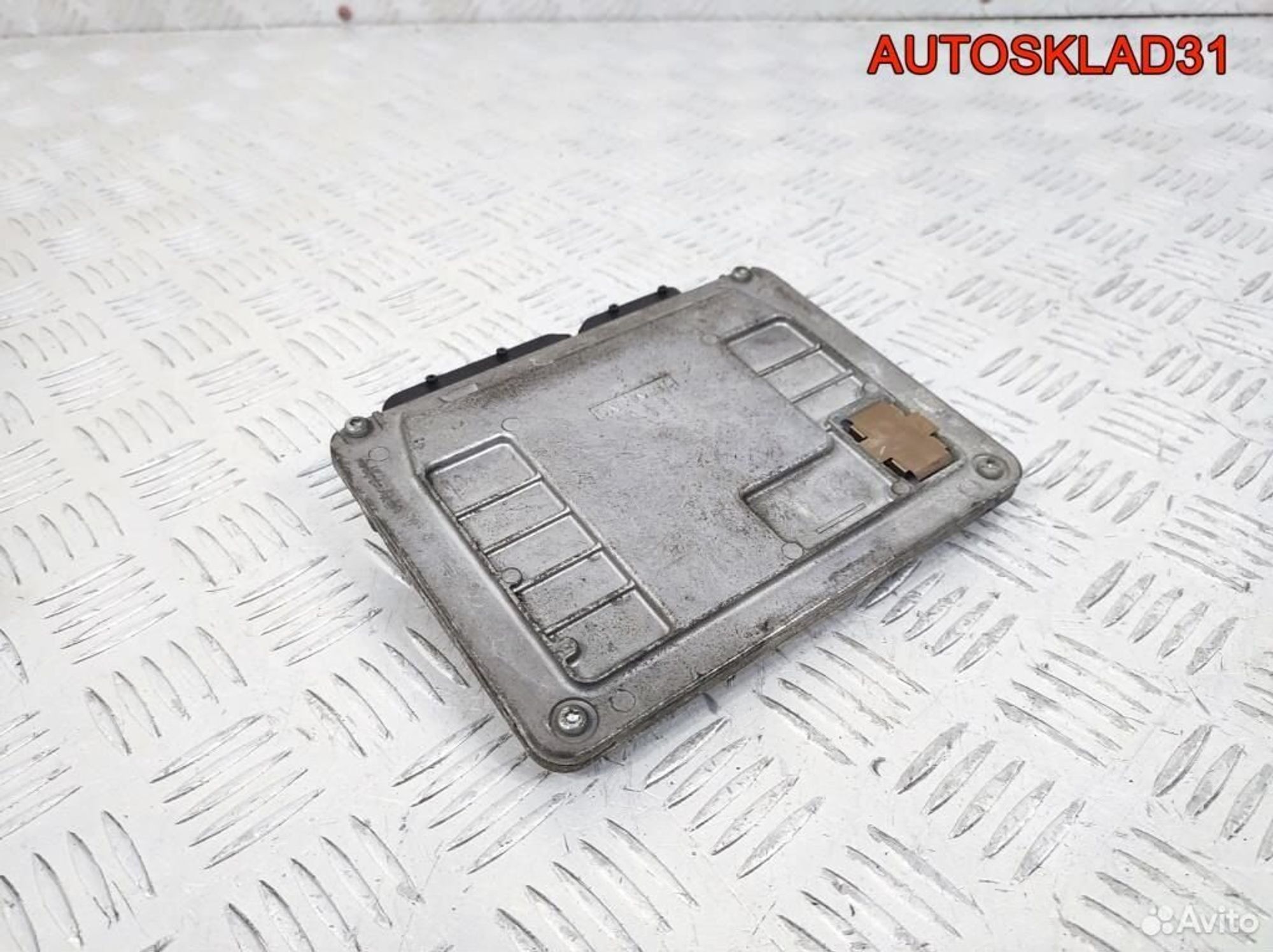 Блок эбу Volkswagen Polo 1,2 AZQ 03E906033 Бензин, 1000 рублей, Дубовое