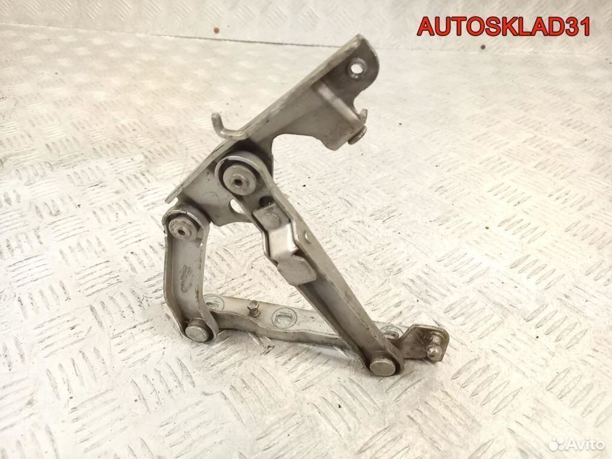 Петля капота левая Mercedes Benz W211 A2118800128, 1100 рублей, Дубовое