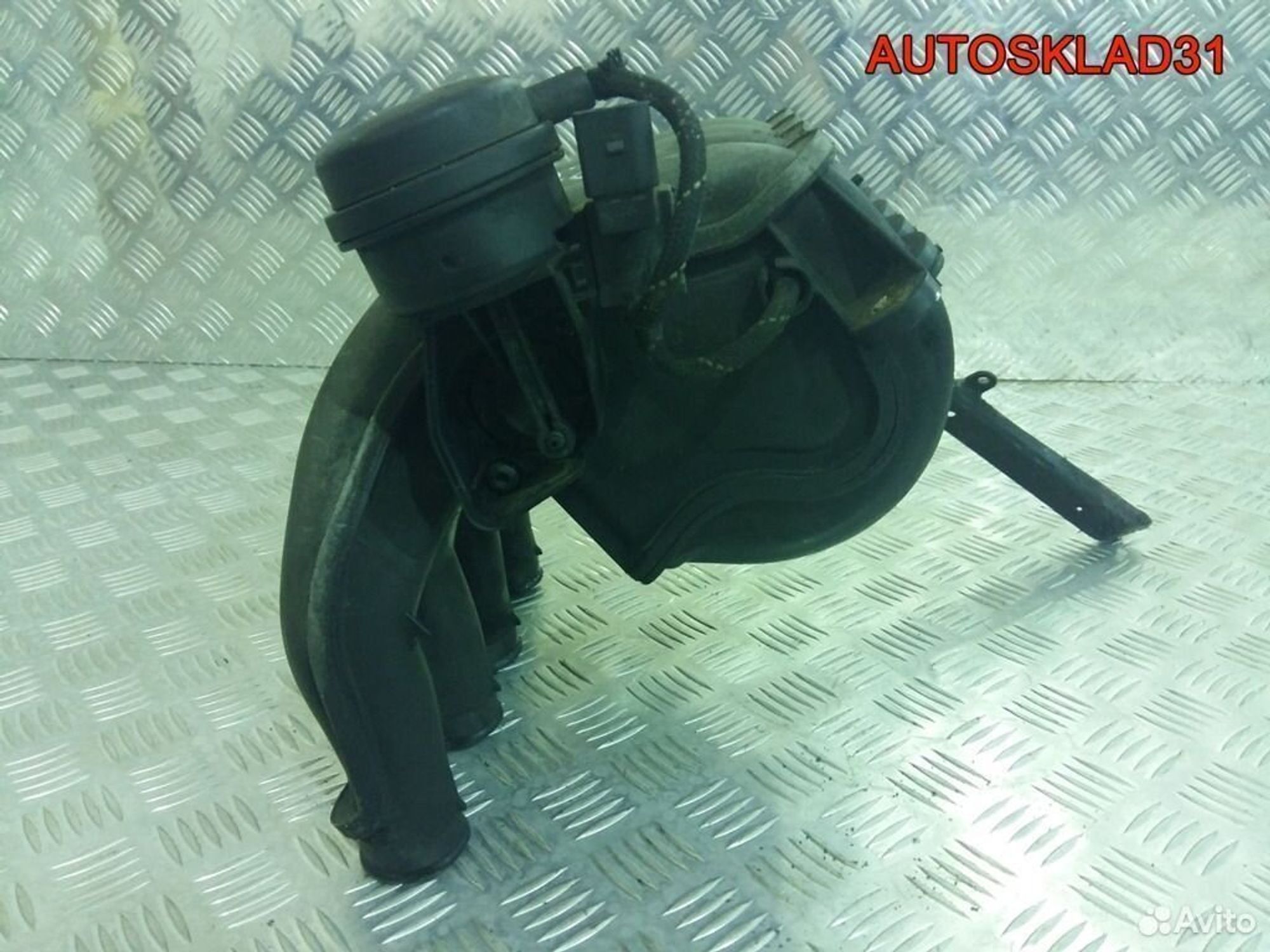 Коллектор впускной VW Passat B5+ 06B133210AS, 2200 рублей, Дубовое