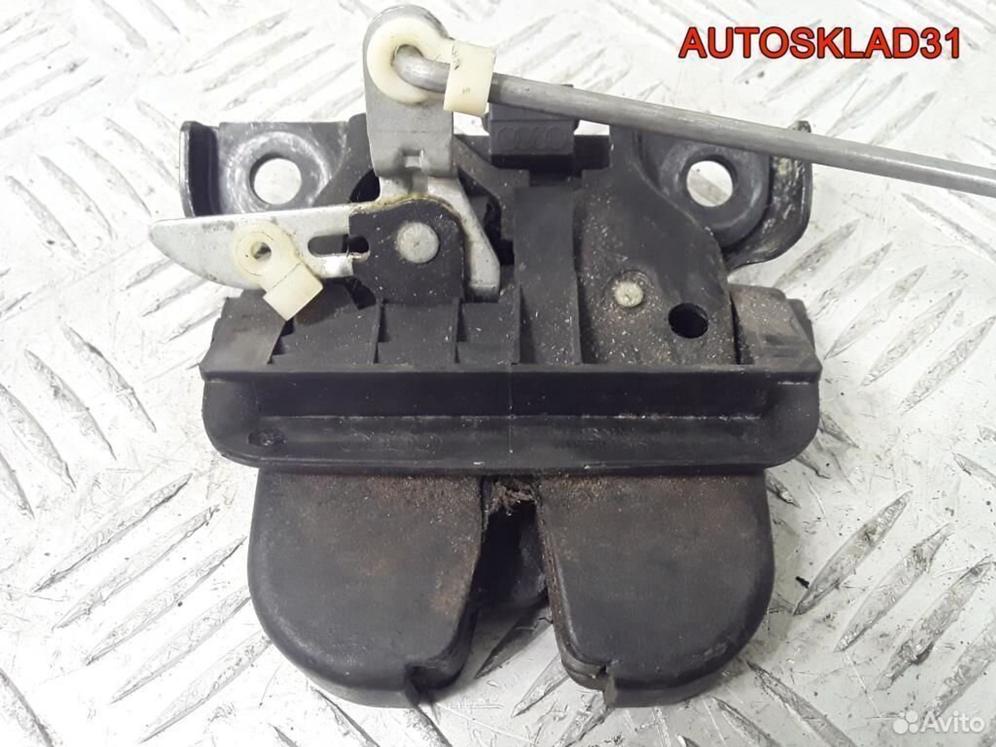 Замок багажника Audi A6 C5 4B9827505E Универсал, 2100 рублей, Дубовое