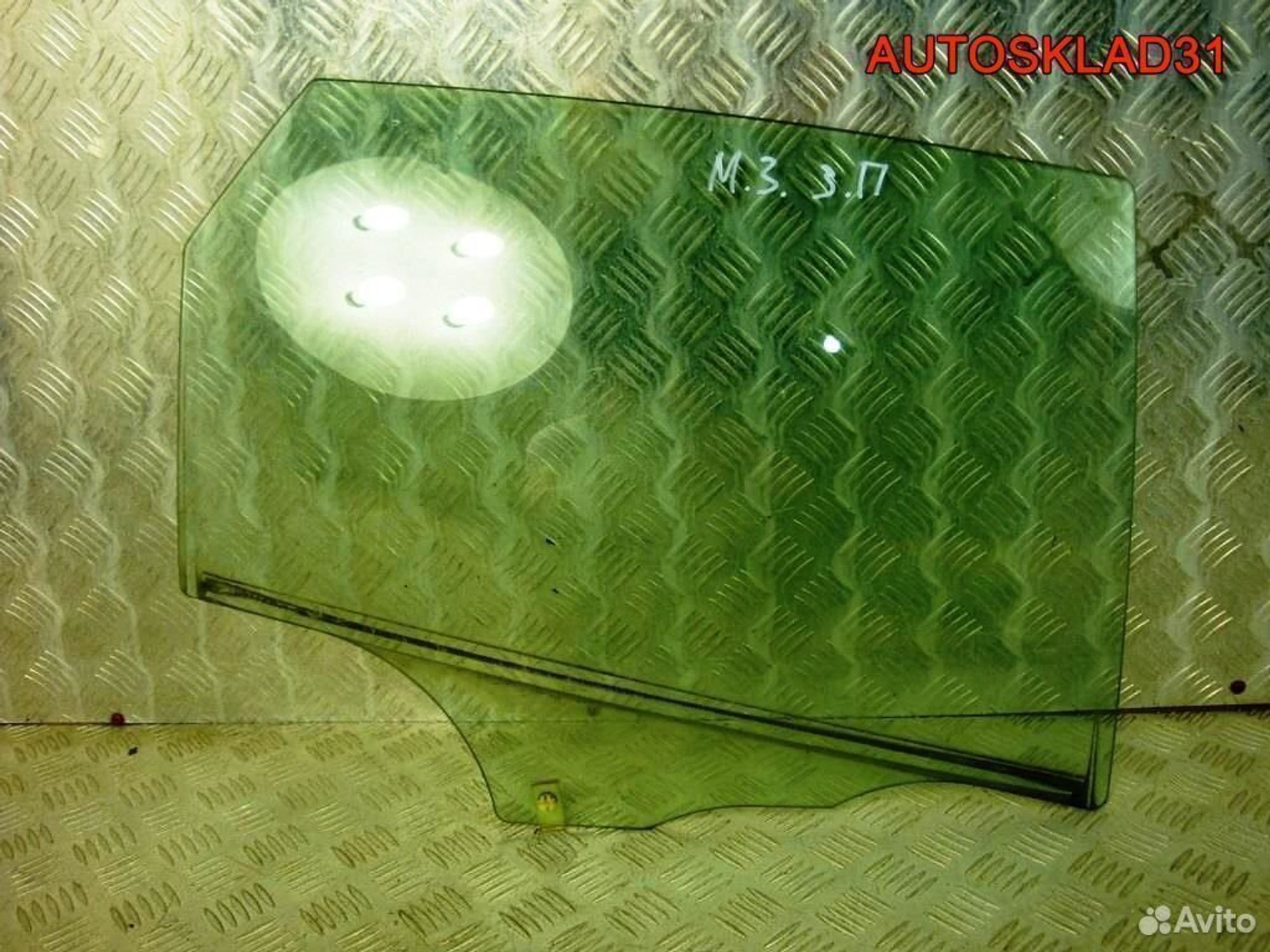 Стекло двери задней правой Mazda 3 BK BP4K72511A, 1200 рублей, Дубовое