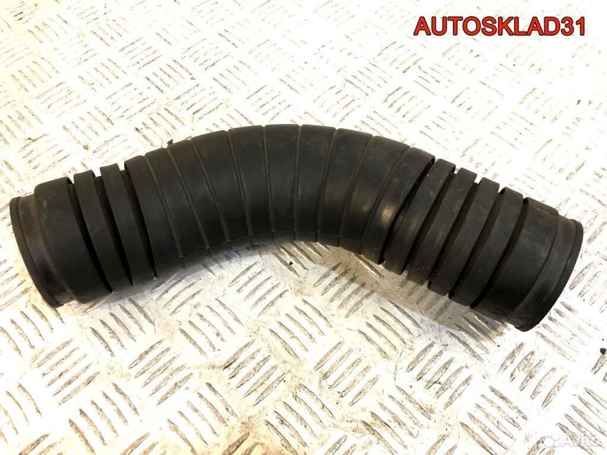 Патрубок воздушного фильтра Audi A6 C4 4A0129627A, 900 рублей, Дубовое