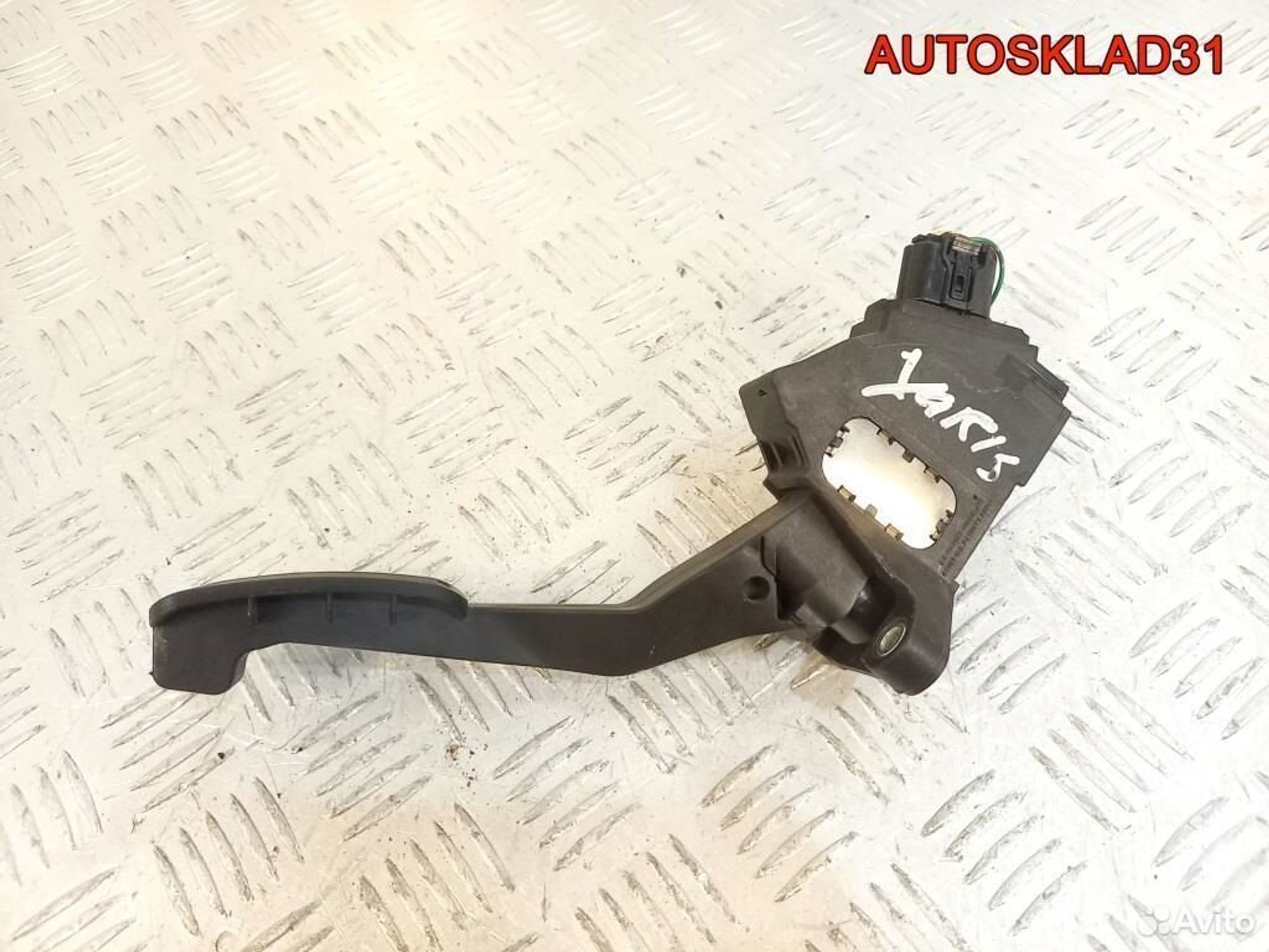 Педаль газа МКПП Toyota Yaris 781100D010, 1700 рублей, Дубовое