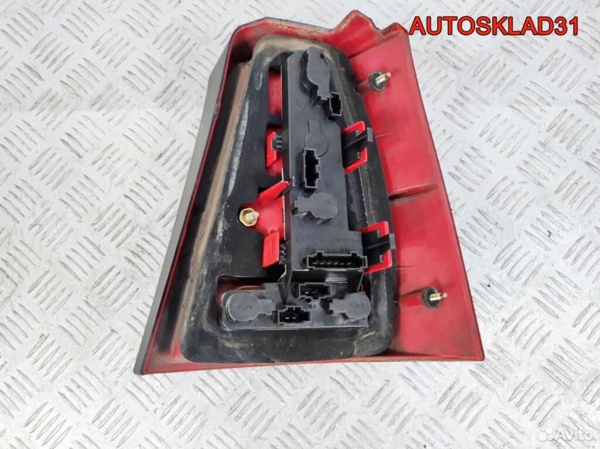 Фонарь задний левый Volkswagen Golf 4 1J9945075P, 2600 рублей, Дубовое