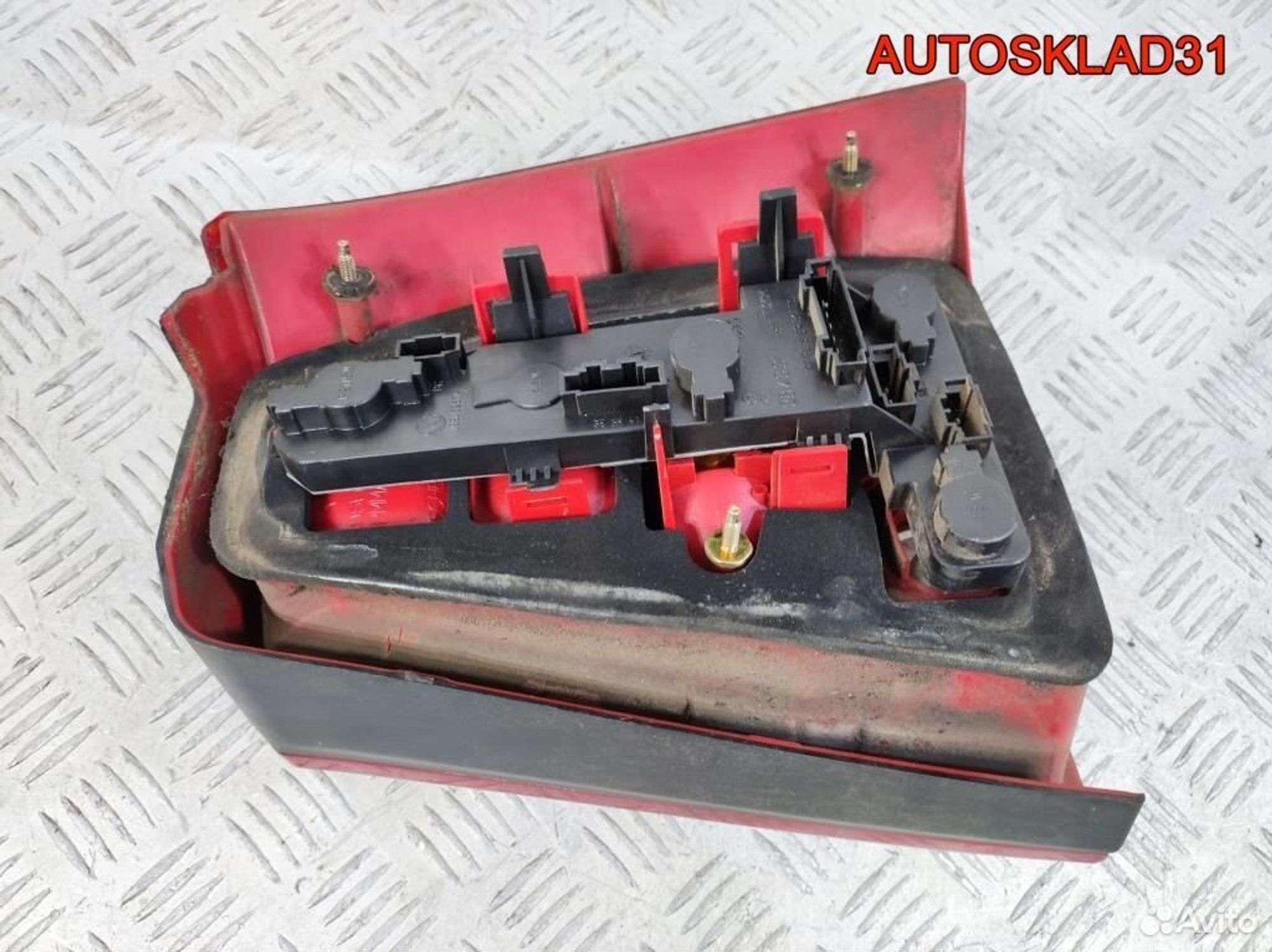 Фонарь задний левый Volkswagen Golf 4 1J9945075P, 2600 рублей, Дубовое