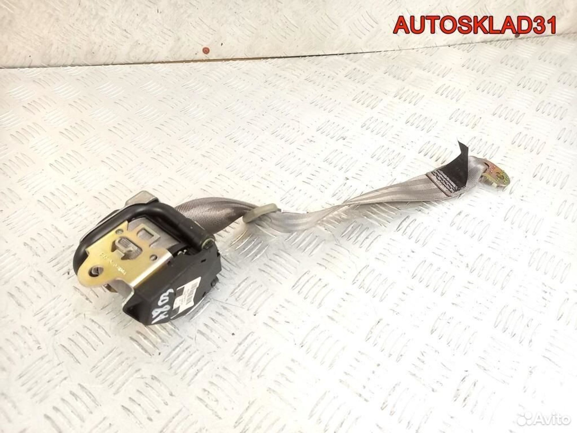 Ремень безопасности задний центральный Audi A8 D3, 1100 рублей, Дубовое