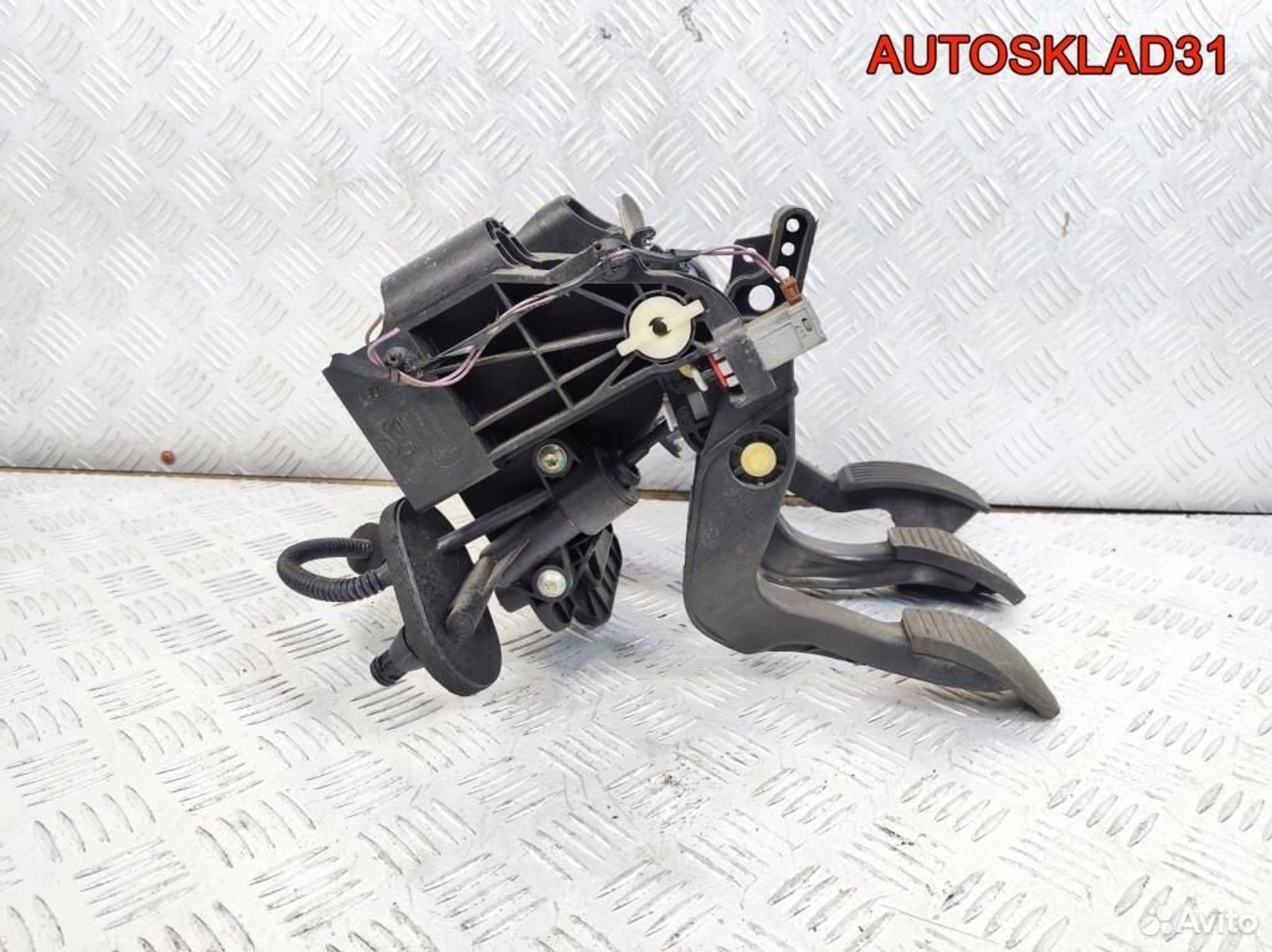 Блок педалей МКПП Opel Corsa D 55703354, 4900 рублей, Дубовое