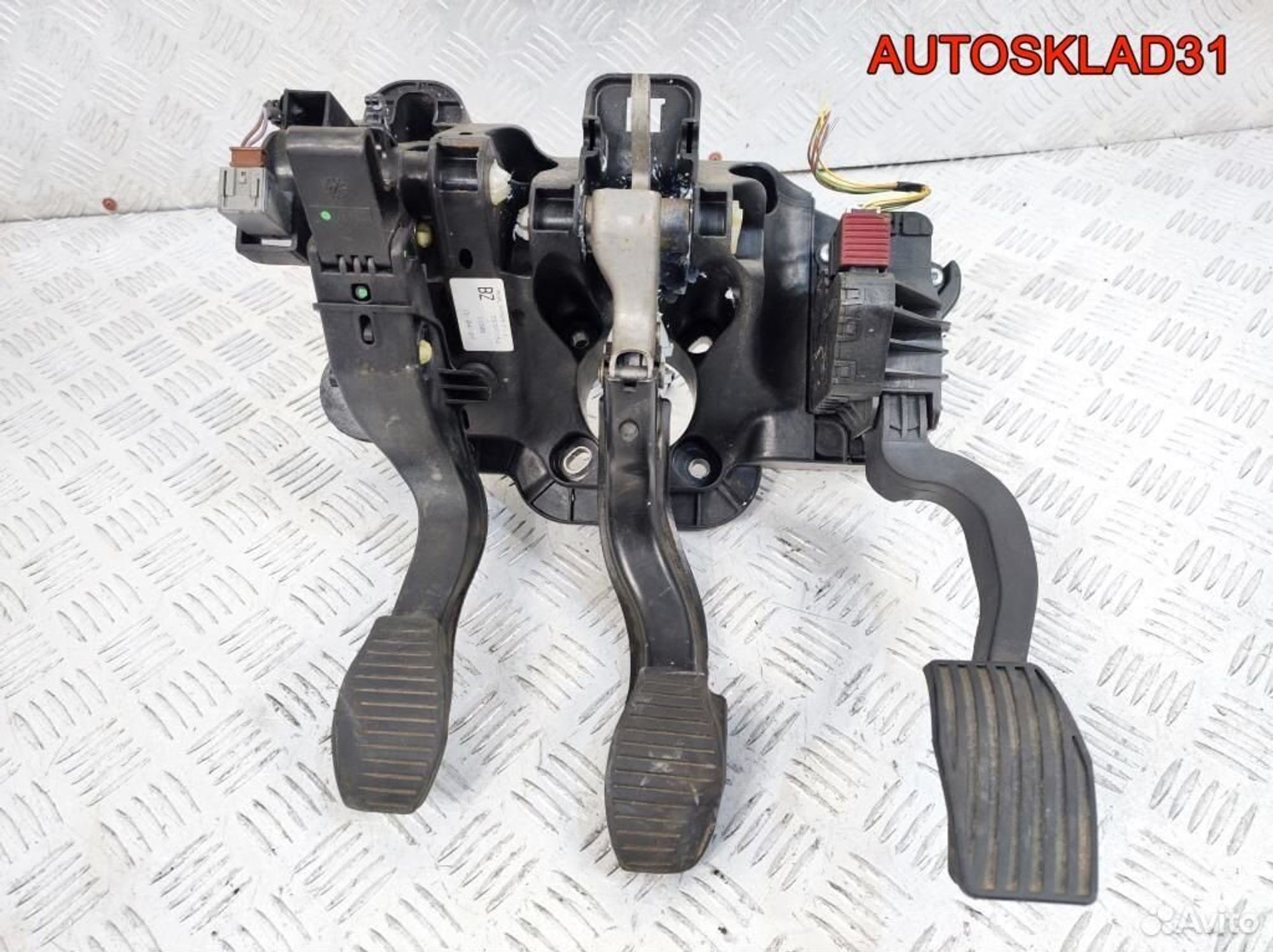 Блок педалей МКПП Opel Corsa D 55703354, 4900 рублей, Дубовое