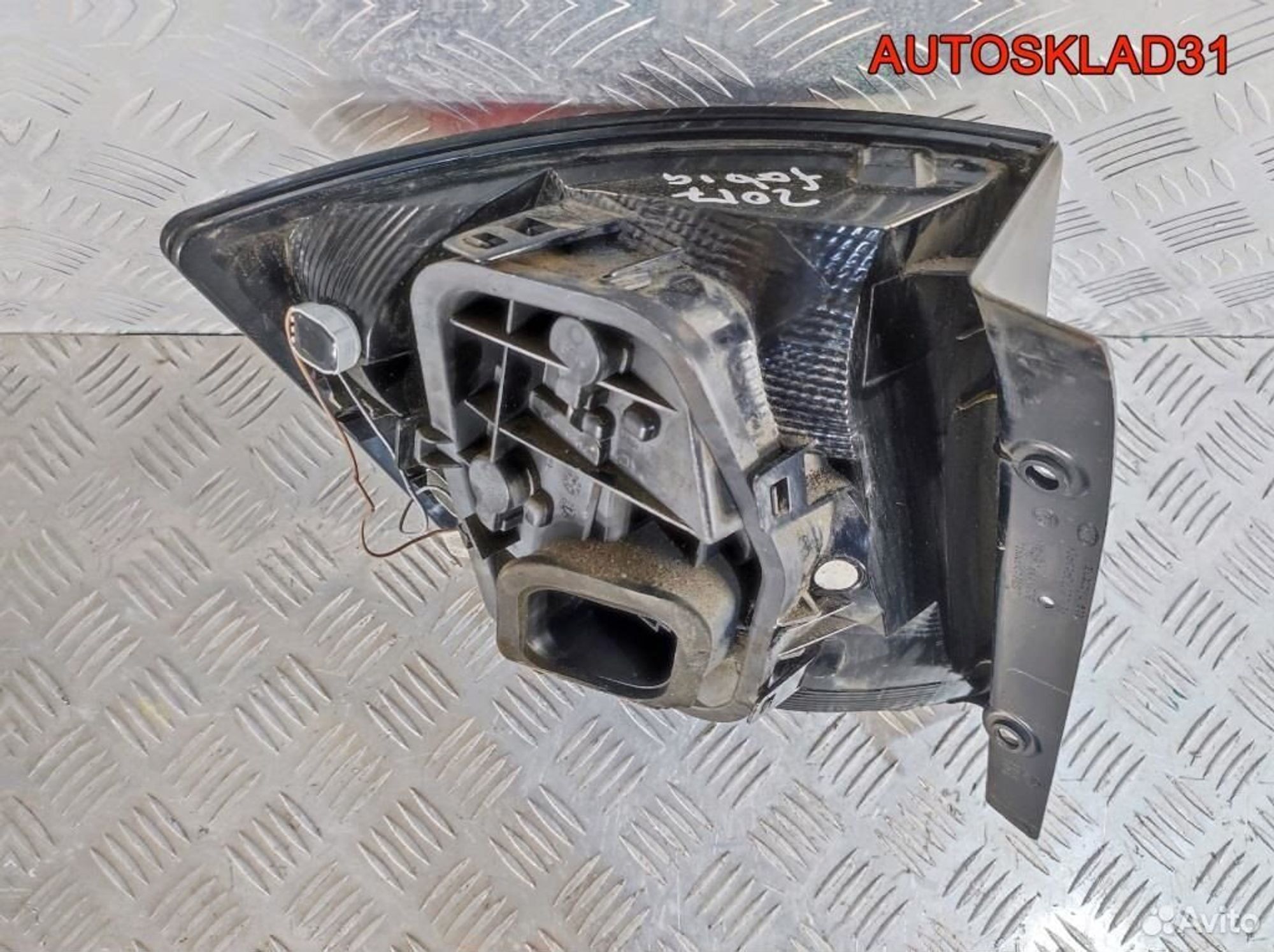 Фонарь задний правый Skoda Fabia 3 6V6945096, 8700 рублей, Дубовое