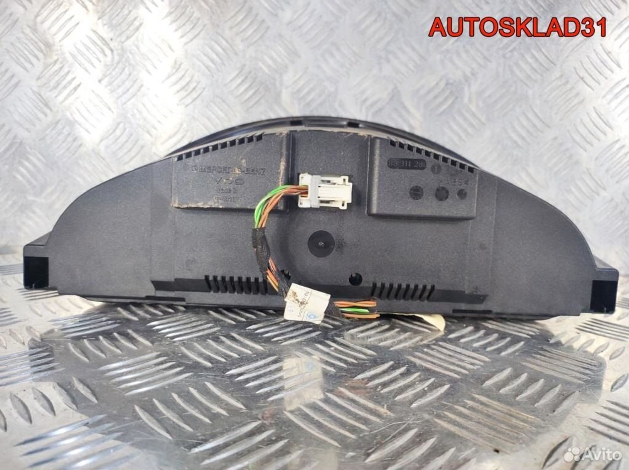 Панель приборов Mercedes Benz W203 A2035401311, 3600 рублей, Дубовое