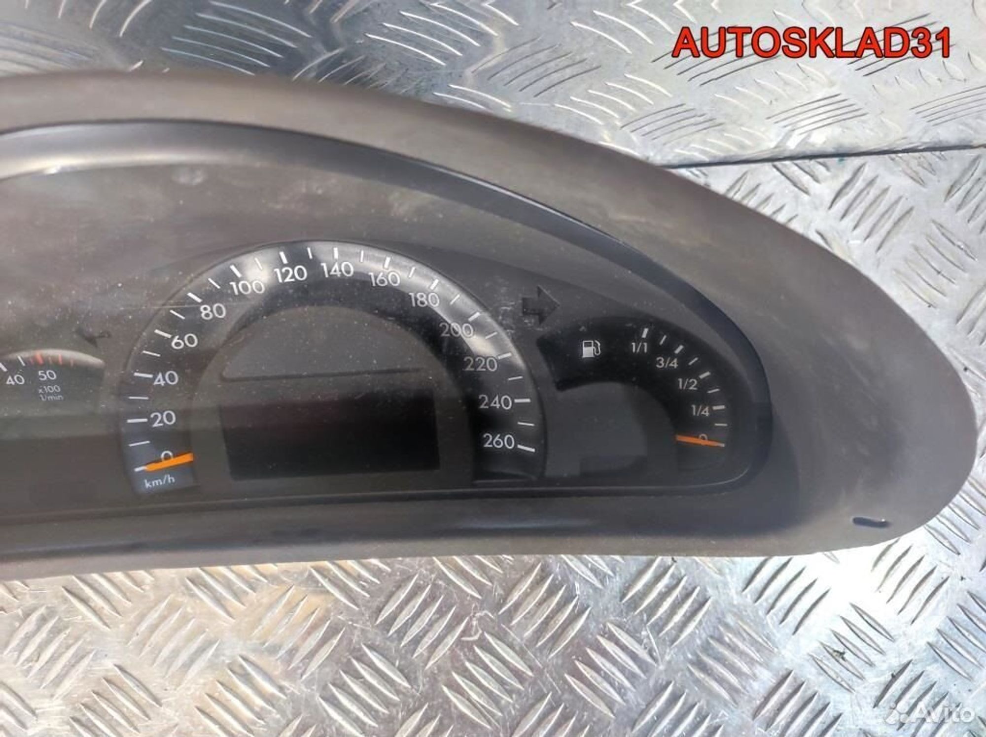 Панель приборов Mercedes Benz W203 A2035401311, 3600 рублей, Дубовое